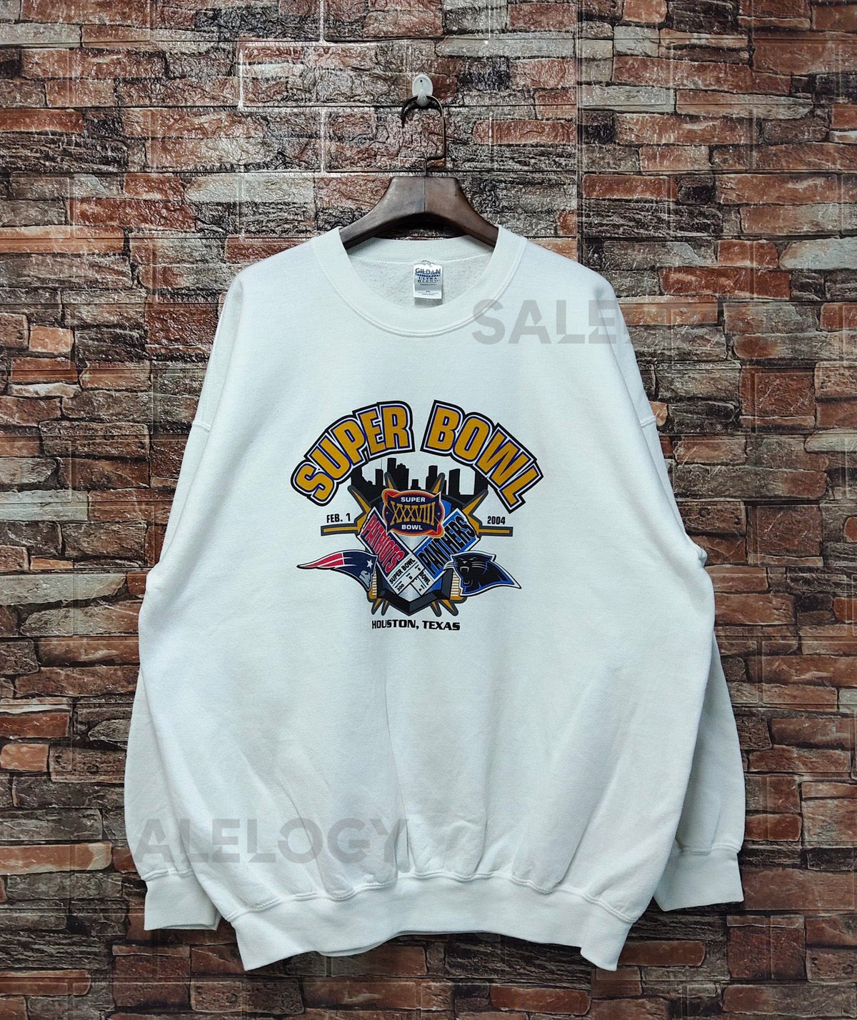 Vintage New England Patriots VS Carolina Panthers Fottball Sweatshirt Patriots Crewneck Patriots Pullover Printed Logo White Color Mens XXL_1100