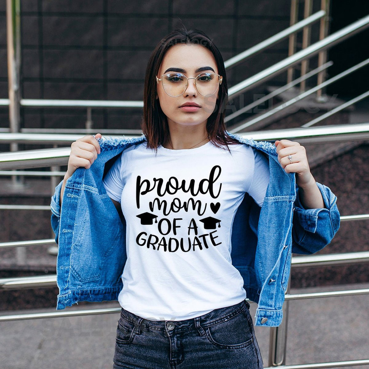 Proud Mom of a Graduate T-Shirt - Customized Graphic Women Tee - Parental Pride - Graduation Celebration - Proud Mom - Supportive Mom_836