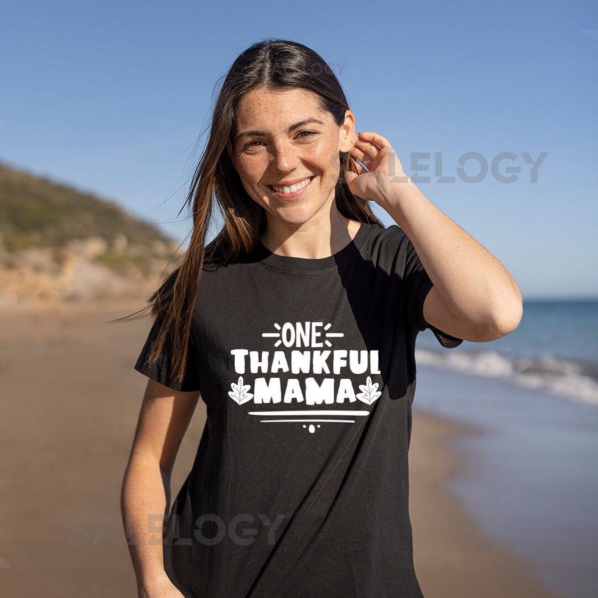 One Thankful Mama T-Shirt - Customized Graphic Women Tee - Positive Mind - Grateful Heart - Thankfulness - Gratitude - Gift For Moms_773