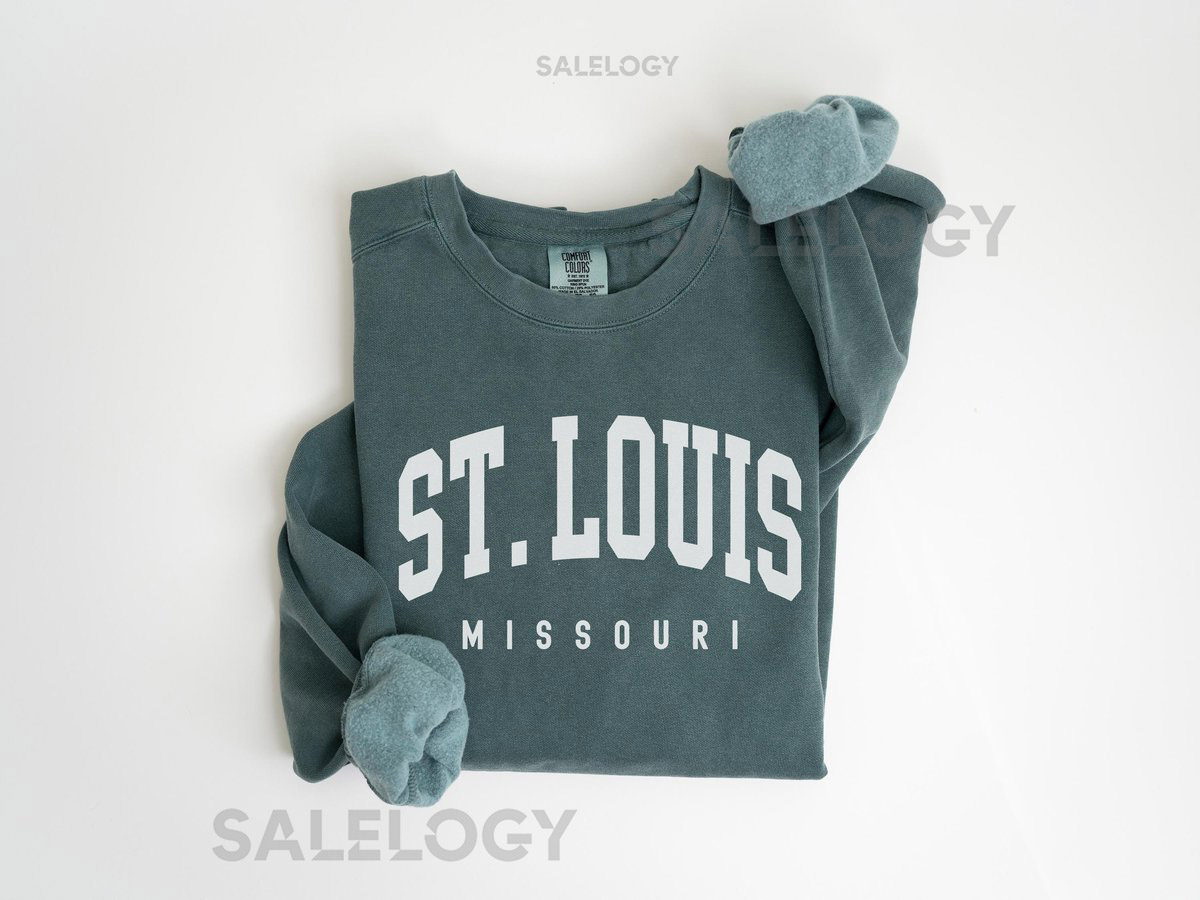 St. Louis Sweatshirt Comfort Colors St. Louis Crewneck Missouri Bachelorette Trip Matching Family Trip St. Louis Souvenir Travel Gift_548