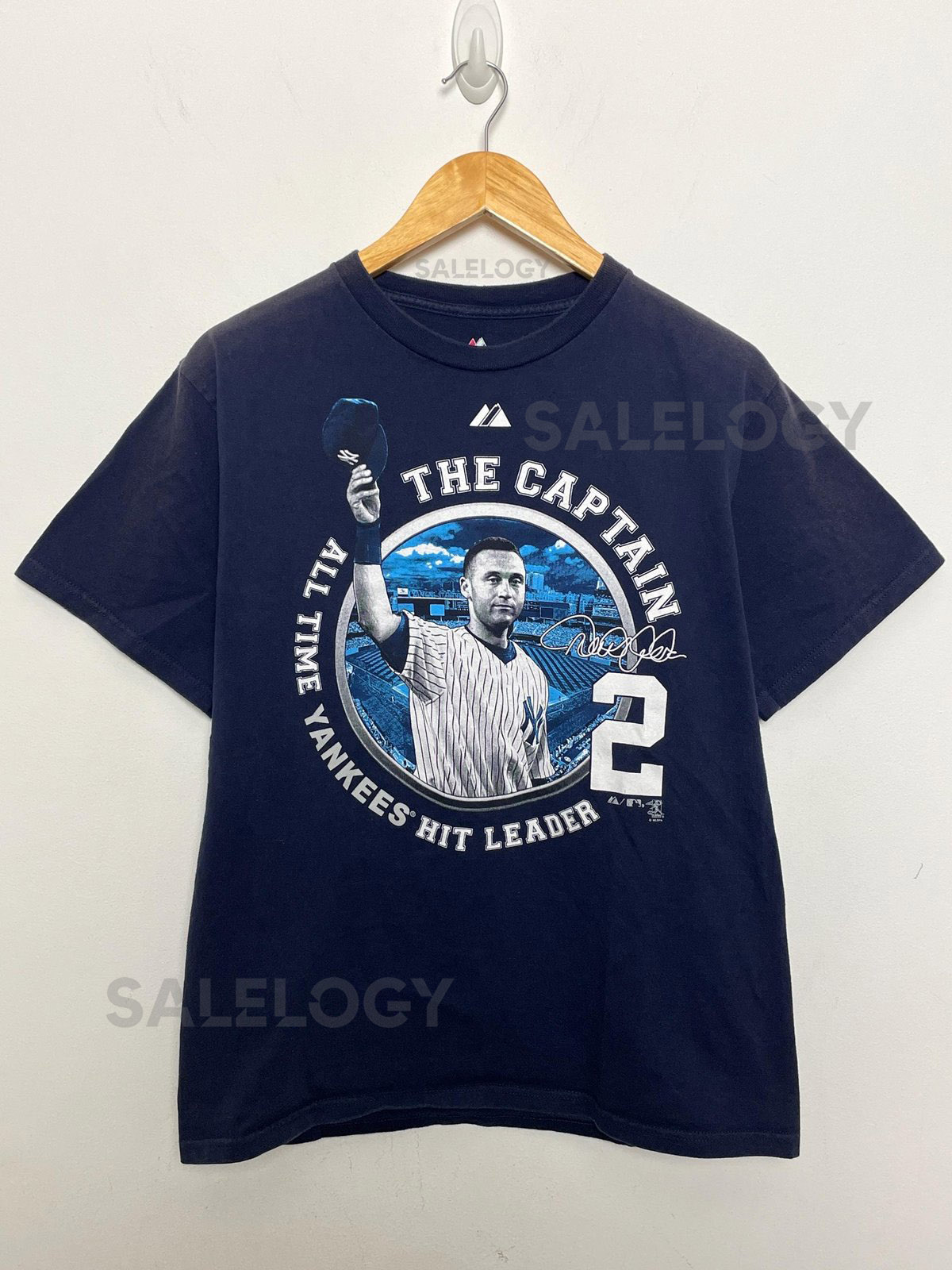Vintage New York Yankees Derek Jeter The Captain 2 All Time Hits Leader MLB Baseball Pinstripe Graphic Tee Shirt fits adult Medium_504