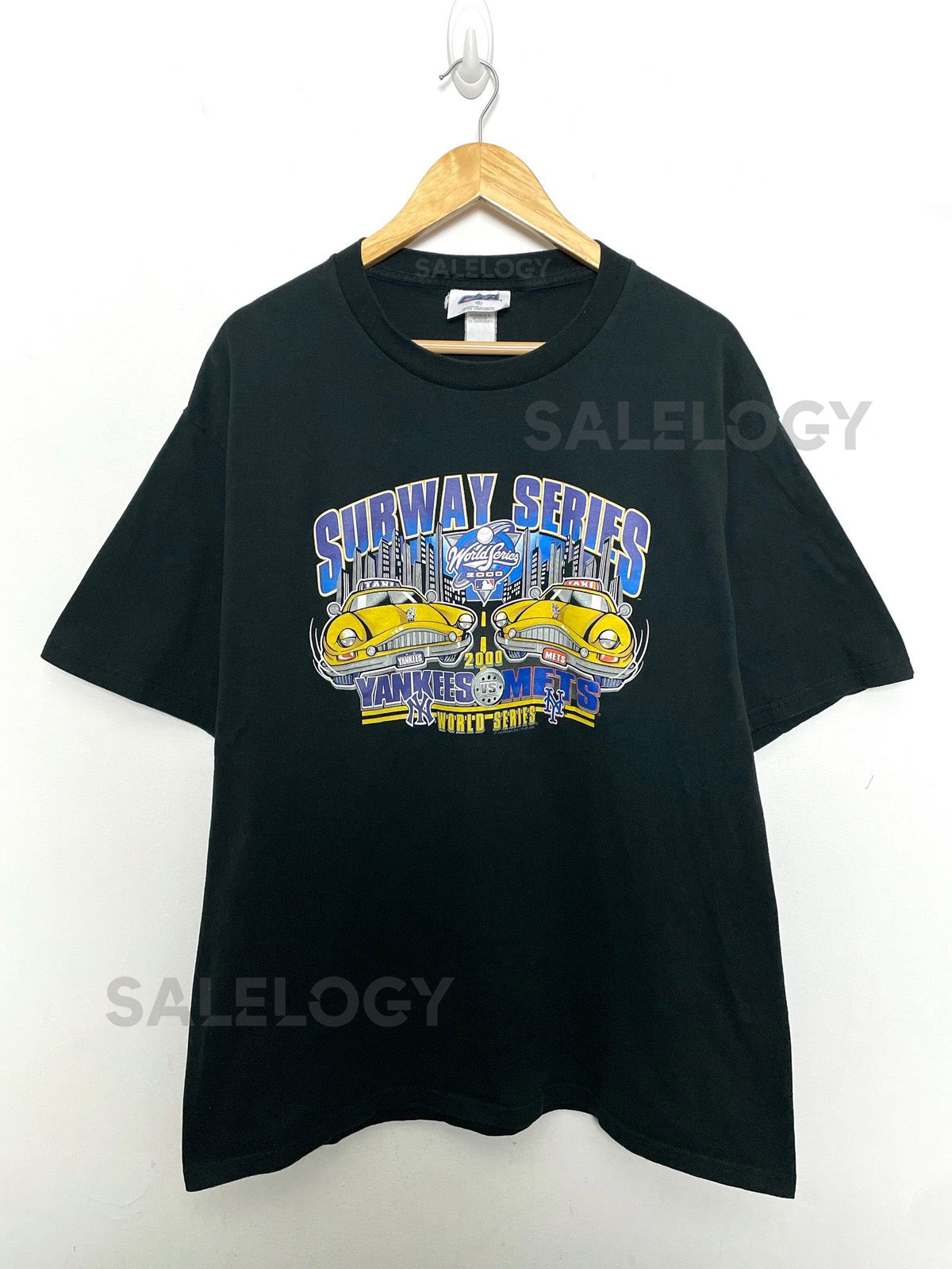 Vintage 2000 Subway Series New York Yankees vs Mets Yellow Taxi Cab Skyline Graphic MLB Baseball World Series Tee Shirt size adult XL_405