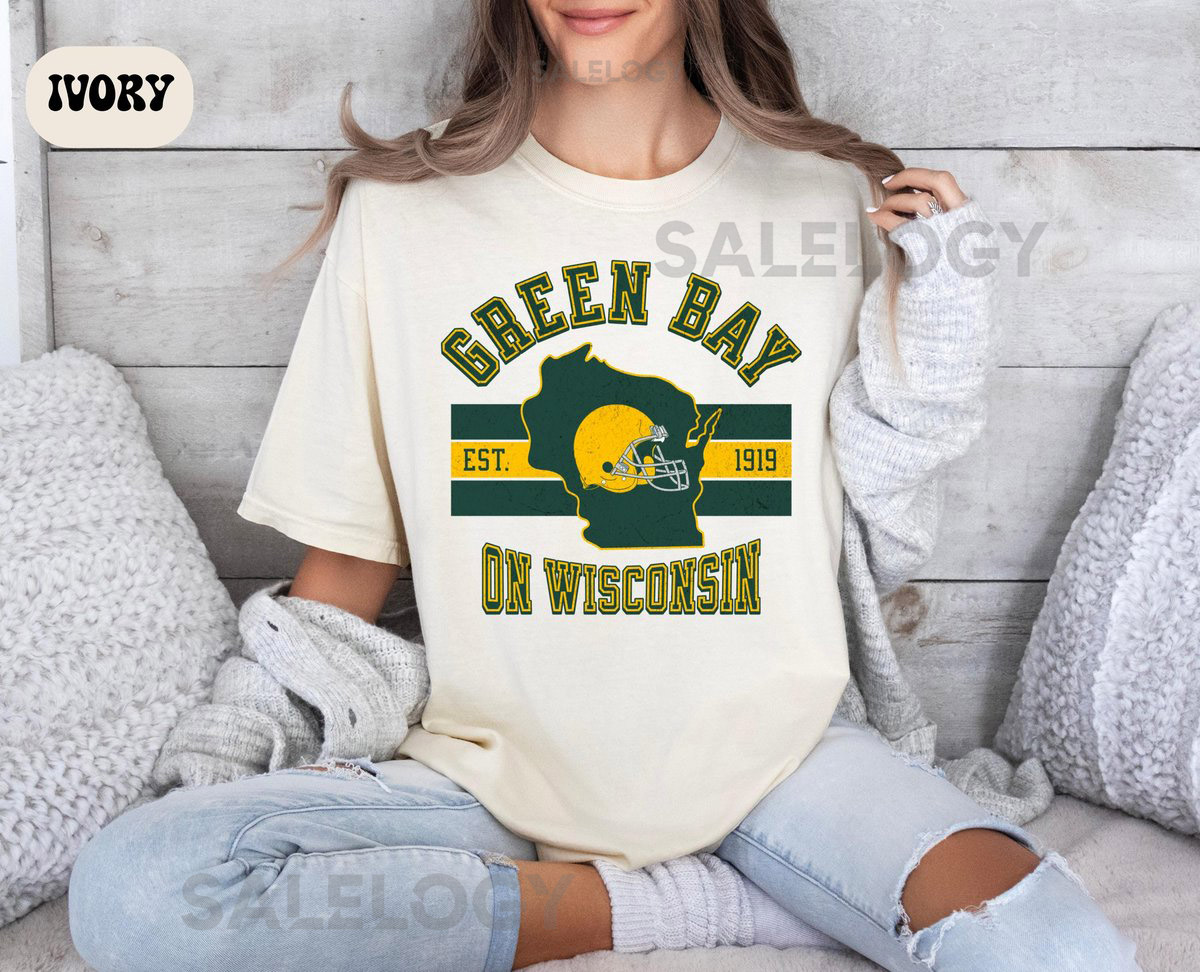 Green Bay Football Shirt Comfort Colors Retro Distressed Green Bay Crewneck Game Day Football T-shirt Vintage Green Bay Tee Unisex_394