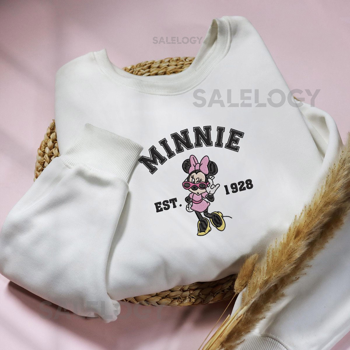 Vintage Minnie Mouse Embroidered Shirt Minnie Mouse Shirt Minnie Character Shirt Cute Minnie Shirt Classic Embroidery Shirt_146