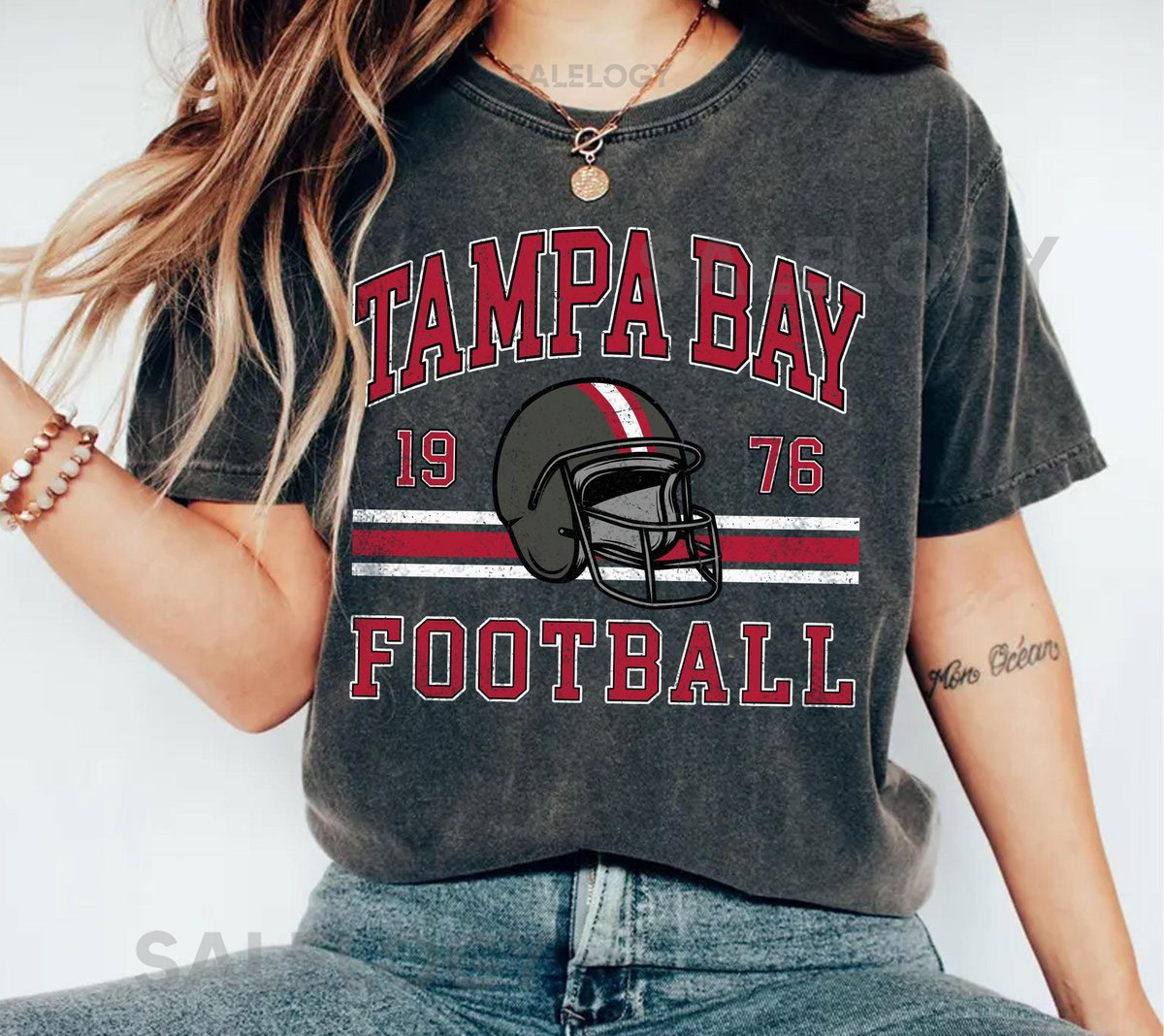 Comfort ColorsTampa Bay Football Shirt Buccaneers T-Shirt Retro Graphic Shirt Vintage Tampa Bay Buccaneers Shirt Bucs Football NFL_378
