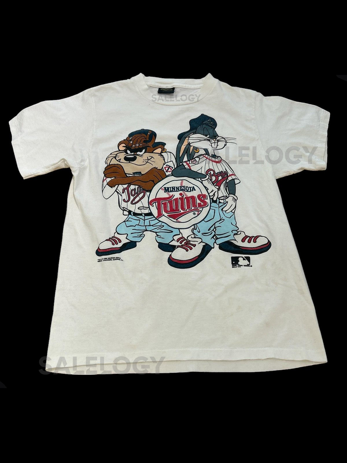 Vintage 1993 Minnesota Twins x Looney Tunes Taz and Bugs T-Shirt_873