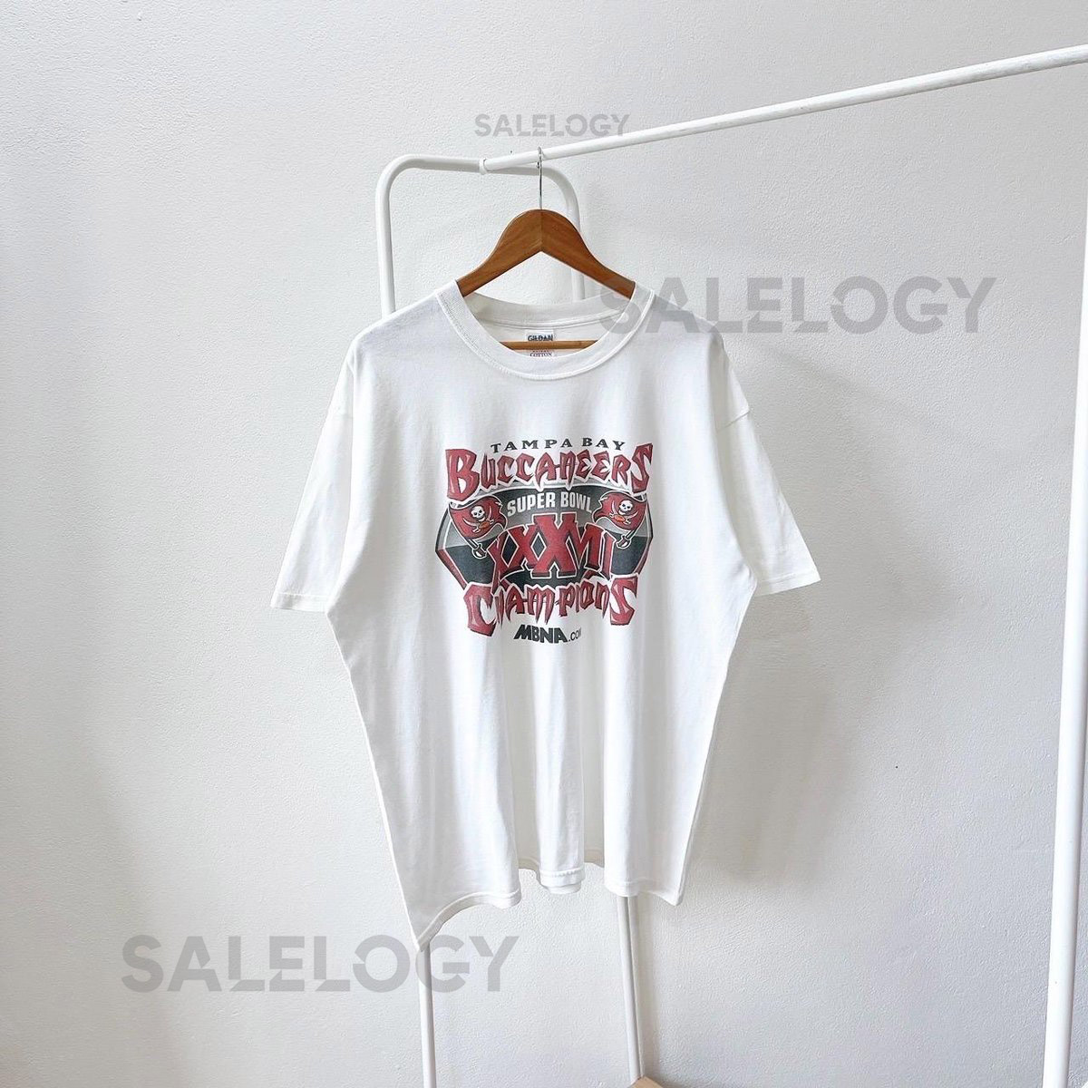 Vintage 00s Tampa bay buccaneers NFL football vintage Gildan white t-shirt XL_381