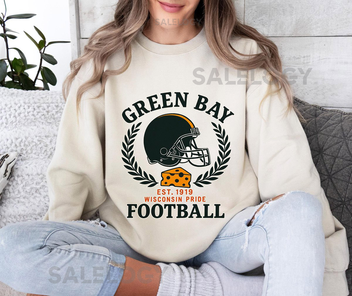 Vintage Green Bay Football Fan T-Shirt Game Day Style_723