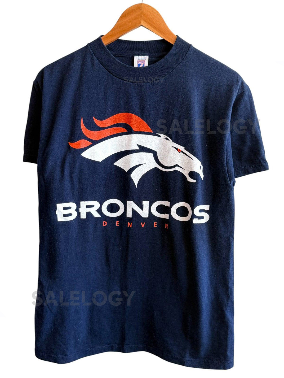 Vintage Y2K Denver Broncos NFL Logo Graphic Tee Size Medium_606