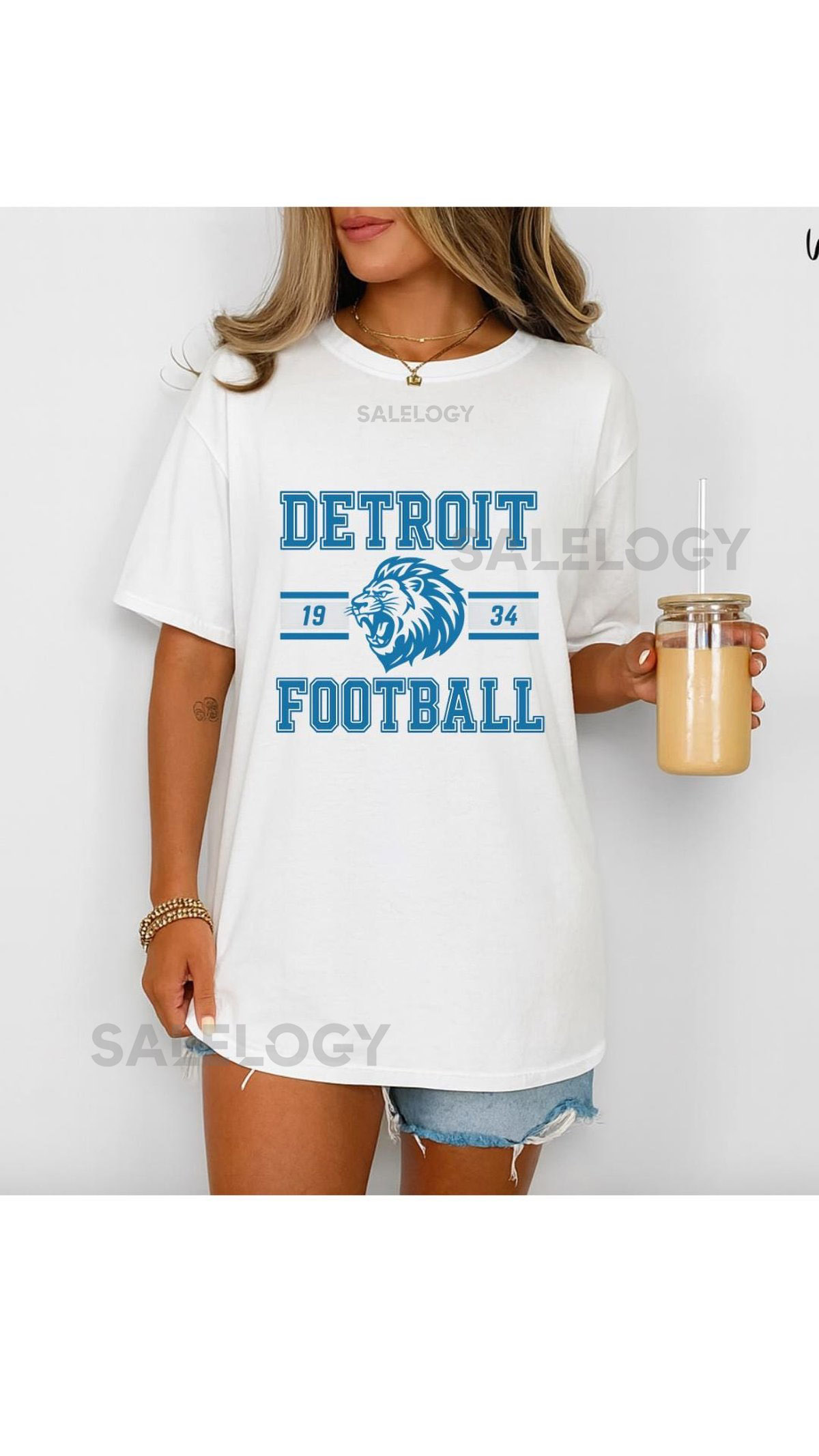 Detroit Football T-Shirt Vintage Roaring Lion Graphic Tee_161
