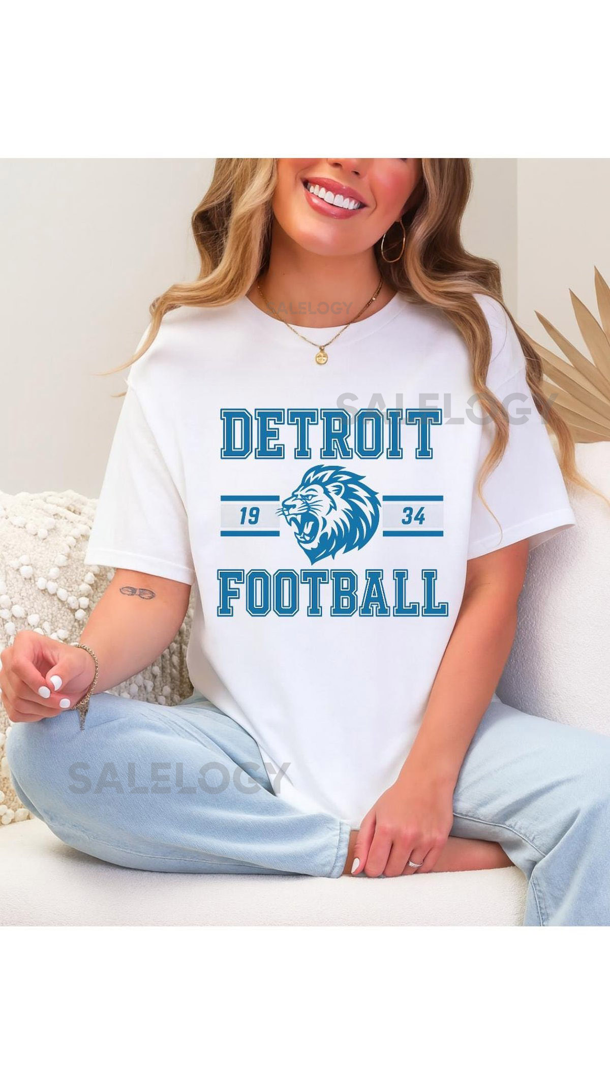 Vintage Detroit Football T-Shirt 1934 Roaring Lion Graphic Tee_895