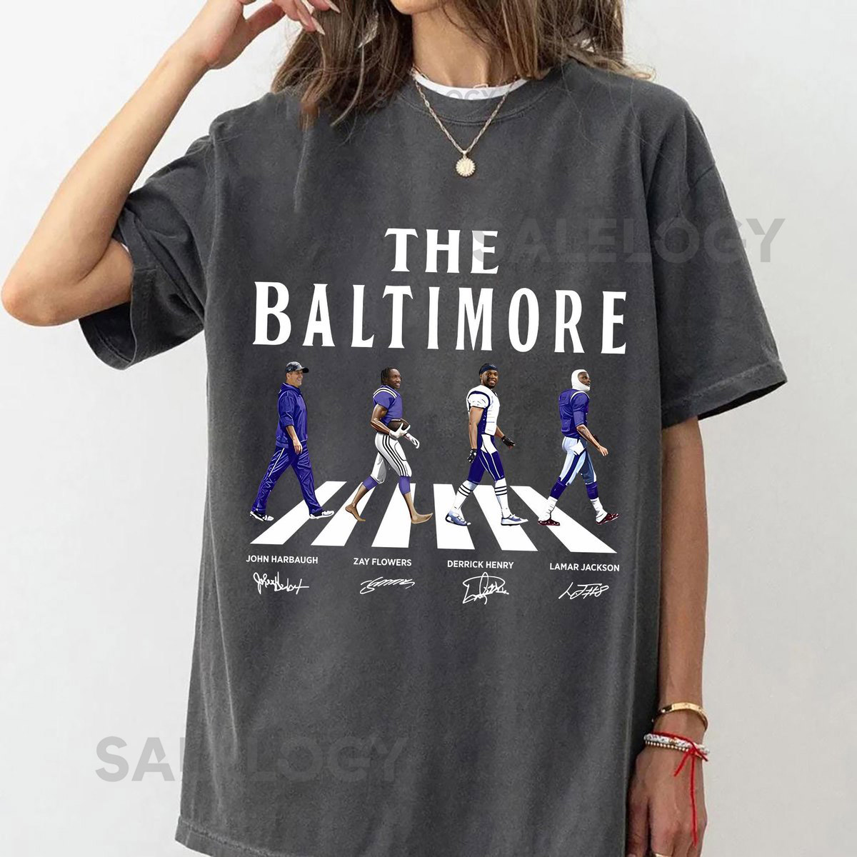 Baltimore Walking Road Signatures Football Shirt Derrick Henry Lamar Jackson Zay Flowers john harbaugh Baltimore Football Shirt_174