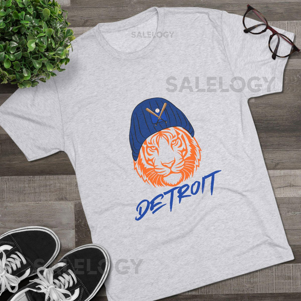 Detroit Tigers Graphic Tee Crew Neck Casual Wear Vintage Style Merchandise Tiger wearing hat_241
