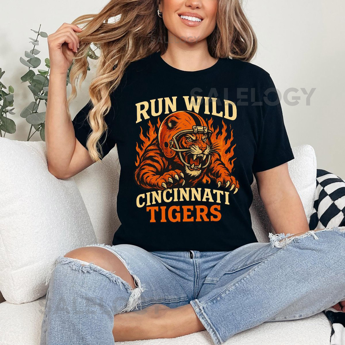 Vintage Cincinnati Bengals T Shirt Run Wild Tiger Graphic Tee Retro Football Game Day Shirt for Women Men Distressed Sports Fan Gift Idea_1085