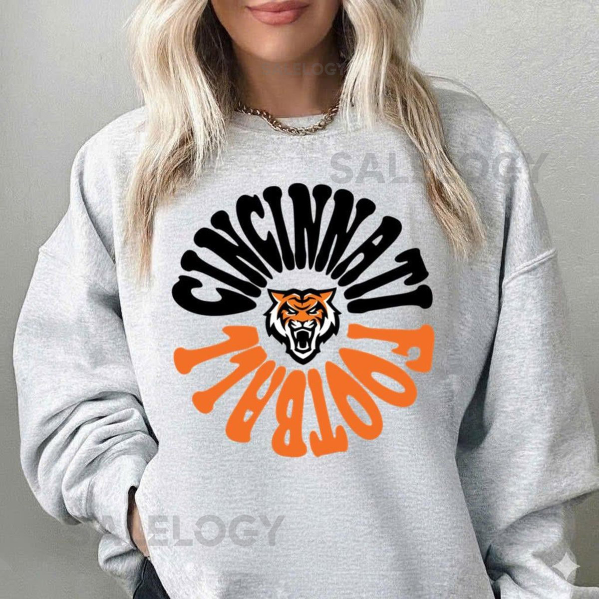Cincinnati Football Sweatshirt Vintage Bengals Shirt Retro NFL Sports Tee Game Day Fan Gift Unisex_543