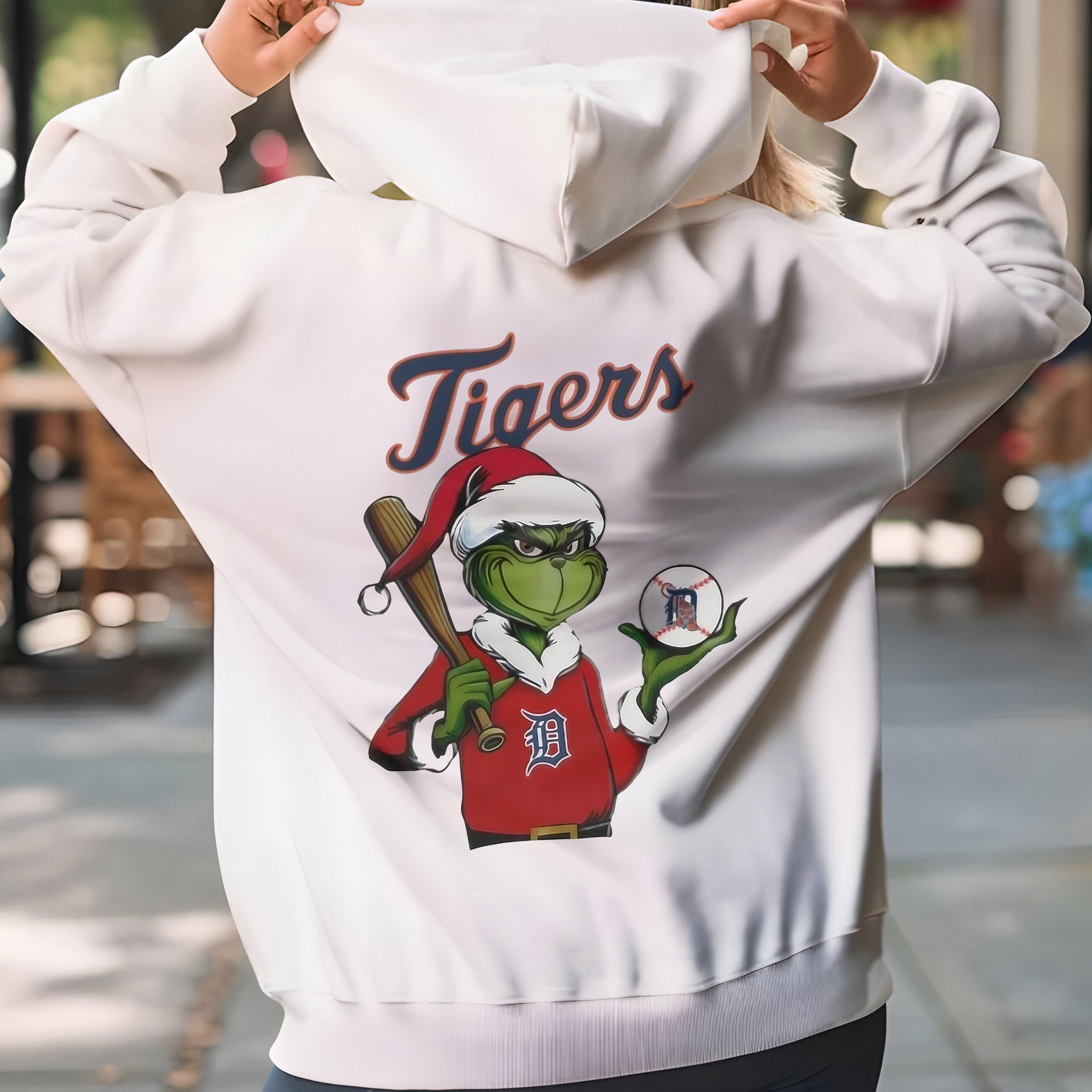 Grinch Logo Detroit Tigers Christmas T-Shirt – Funny Grinch Santa Holding Baseball Vintage Bootleg Holiday Tee