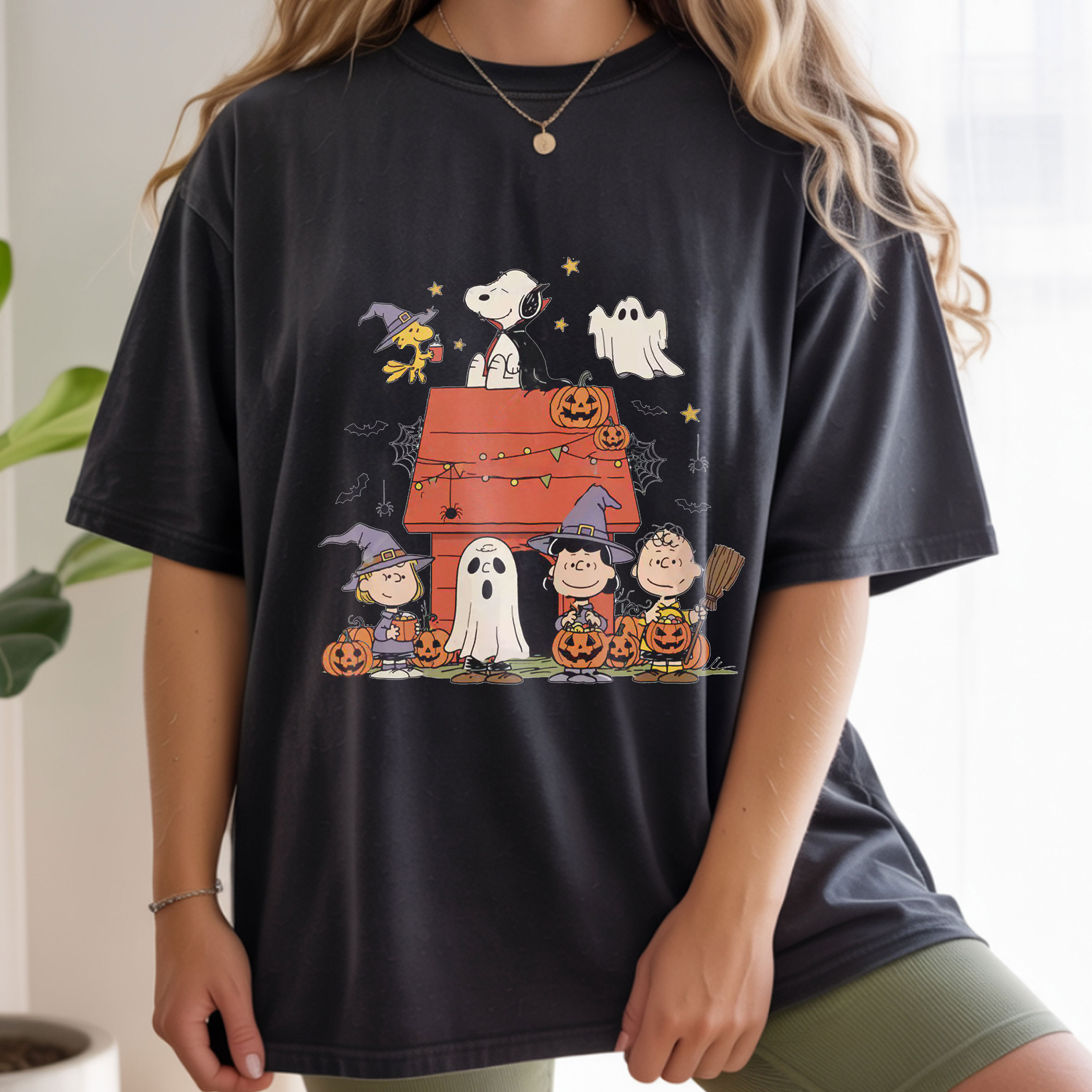 Snoopy and Friends Spooky Season Halloween Thanksgiving and Fall Vintage Bootleg Autumn Holiday Apparel – T-Shirt, Hoodie & Sweatshirt