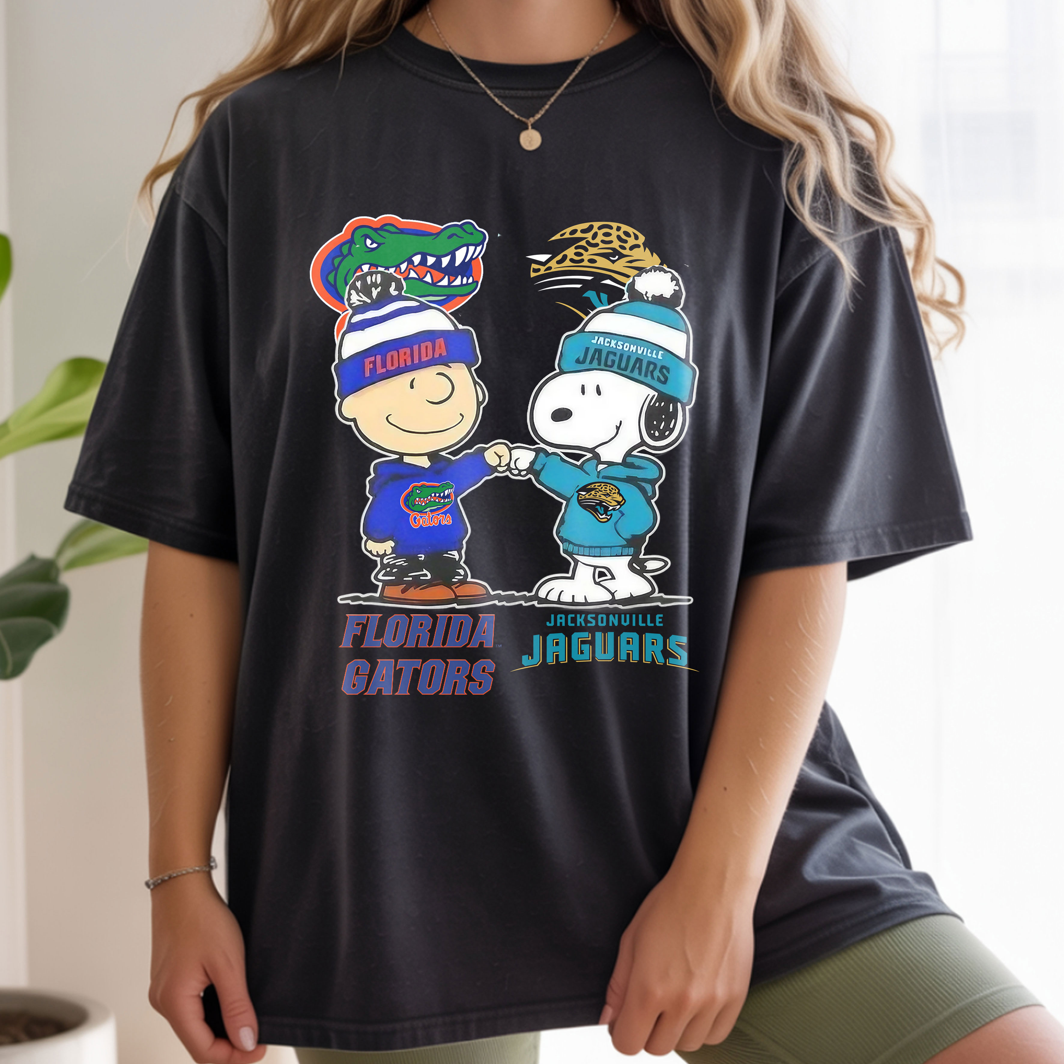 Snoopy and Charlie Brown Florida Gators x Jacksonville Jaguars Football Crossover Vintage Bootleg Team Spirit Apparel – T-Shirt, Hoodie & Sweatshirt