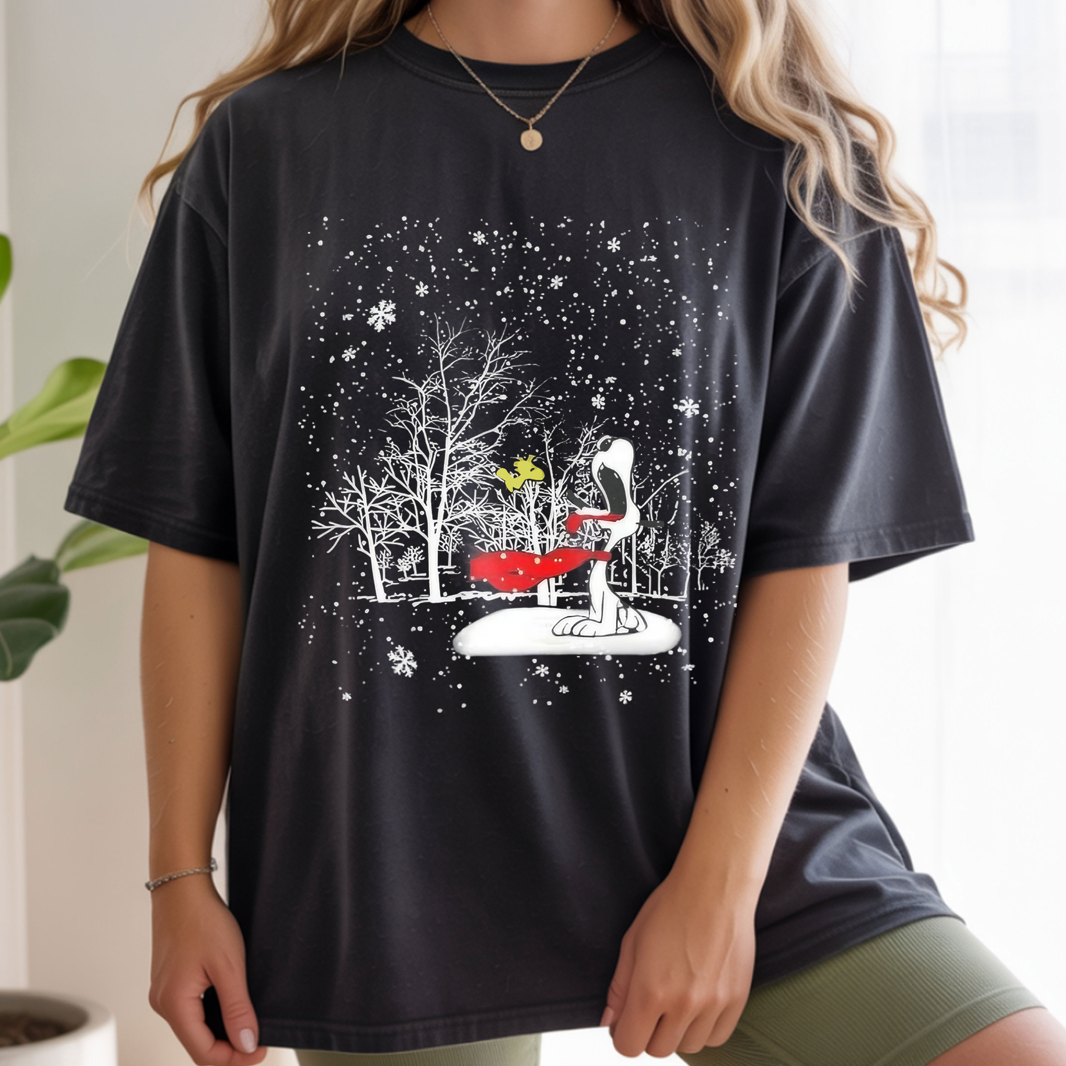 Peanuts Snoopy and Woodstock Let It Snow Merry Christmas Holiday Winter Vintage Bootleg Festive Apparel – T-Shirt, Hoodie & Sweatshirt