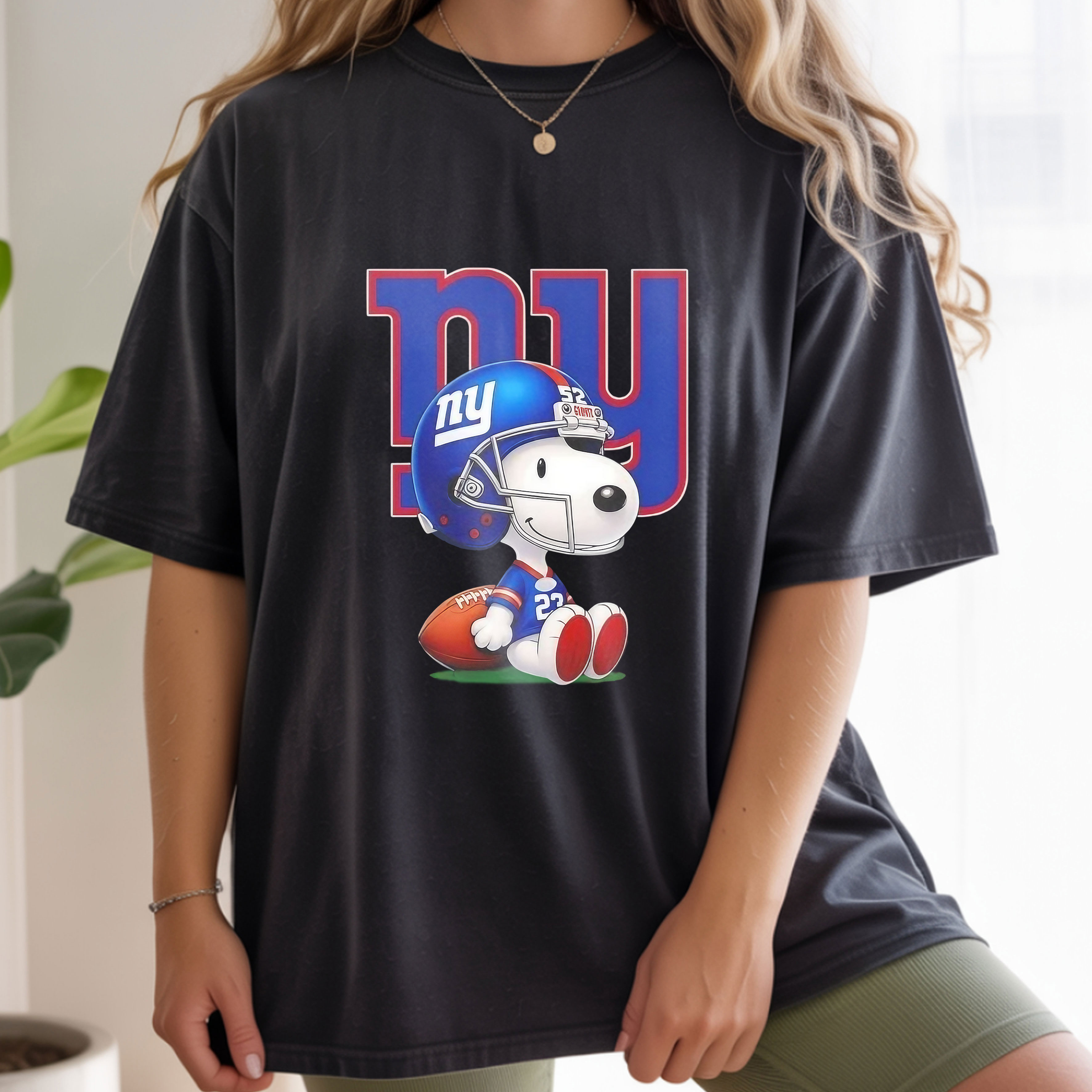 Peanuts Snoopy Smiling at New York Giants Football Fans NFL Team Spirit Vintage Bootleg Blue Pride Apparel – T-Shirt, Hoodie & Sweatshirt