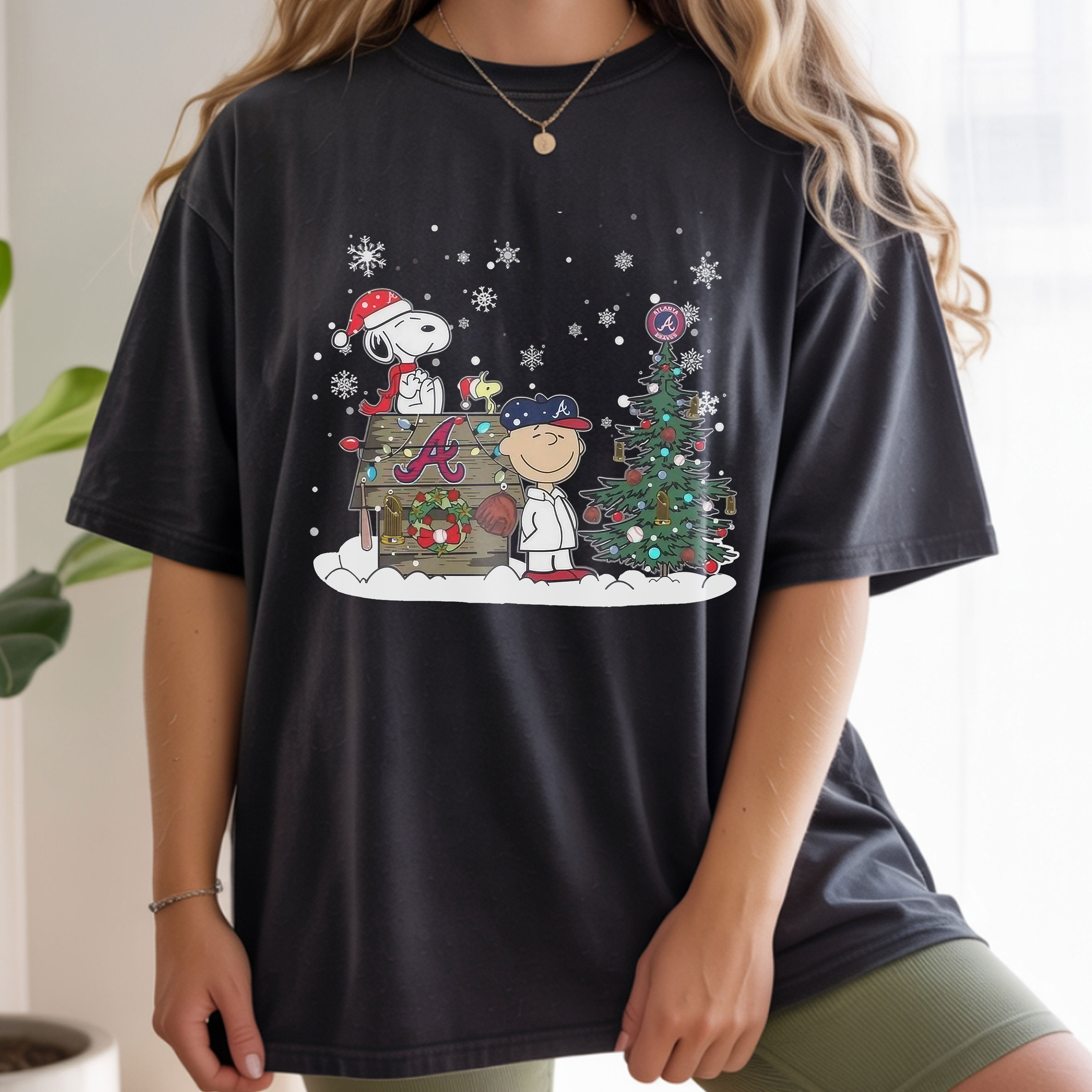 Snoopy and Charlie Brown Iowa Hawkeyes Football Merry Christmas Holiday Vintage Bootleg NCAA Team Apparel – T-Shirt, Hoodie & Sweatshirt