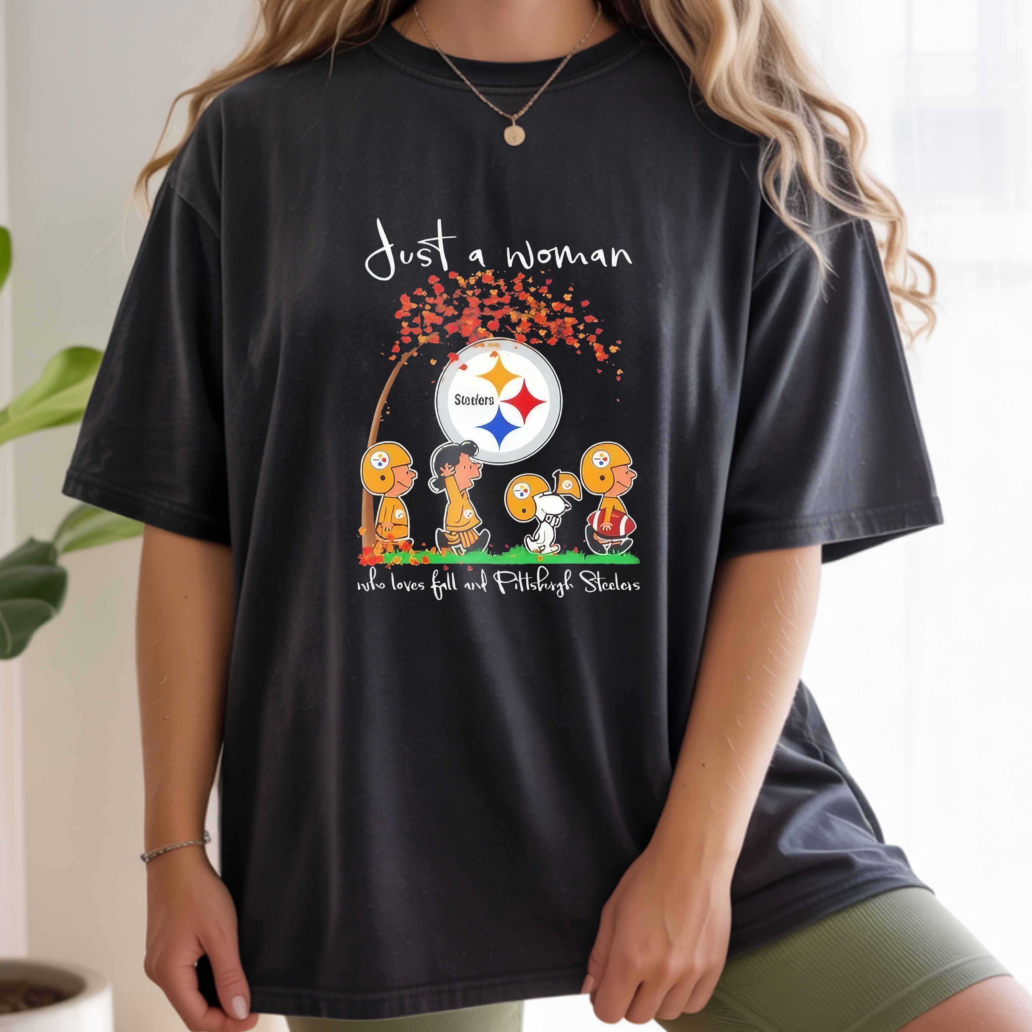 Peanuts Just a Woman Who Loves Fall and Pittsburgh Steelers Team Happy Fall NFL Football Autumn Vintage Bootleg Seasonal Apparel – T-Shirt, Hoodie & Sweatshirt