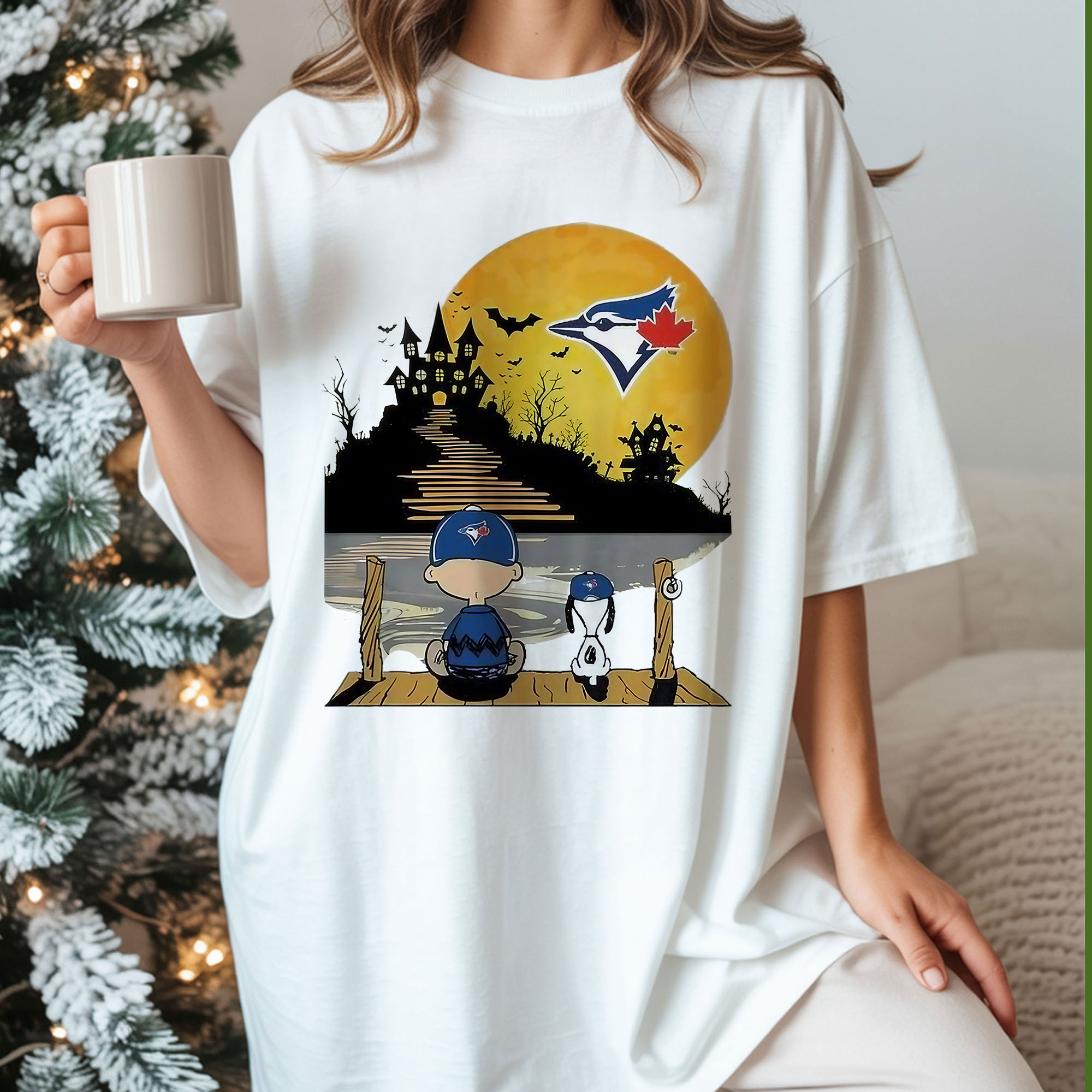 Peanuts Charlie Brown and Snoopy Sit Under Moon Halloween Toronto Blue Jays MLB Baseball Vintage Bootleg Spooky Night Apparel – T-Shirt, Hoodie & Sweatshirt