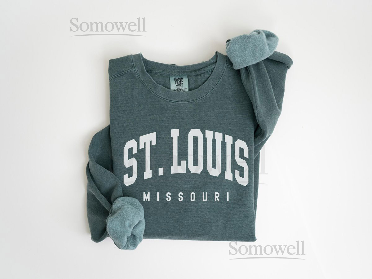 St. Louis Sweatshirt Comfort Colors St. Louis Crewneck Missouri Bachelorette Trip Matching Family Trip St. Louis Souvenir Travel Gift_548