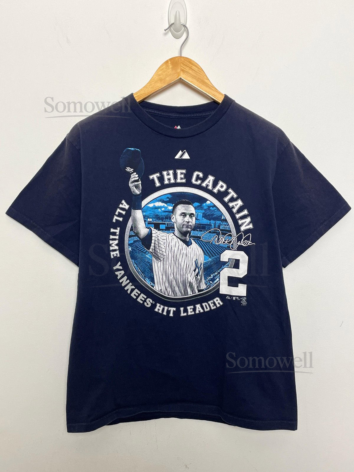 Vintage New York Yankees Derek Jeter The Captain 2 All Time Hits Leader MLB Baseball Pinstripe Graphic Tee Shirt fits adult Medium_504