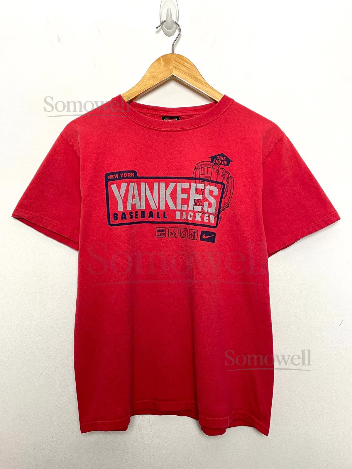 Vintage 1990s Nike Mini Swoosh New York Yankees Baseball Backer MLB Glove Graphic Red Tee Shirt fits adult Medium_391