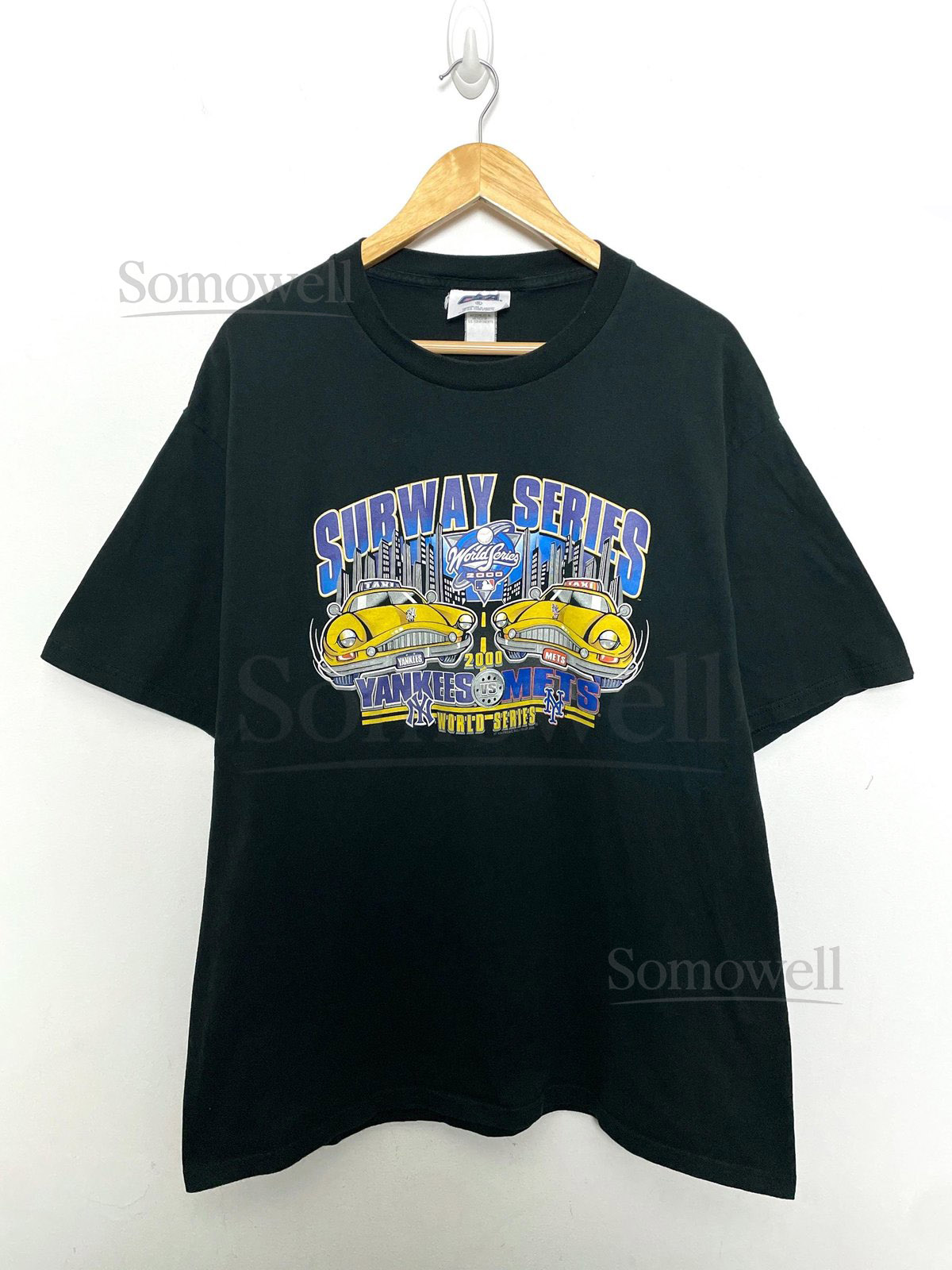 Vintage 2000 Subway Series New York Yankees vs Mets Yellow Taxi Cab Skyline Graphic MLB Baseball World Series Tee Shirt size adult XL_405
