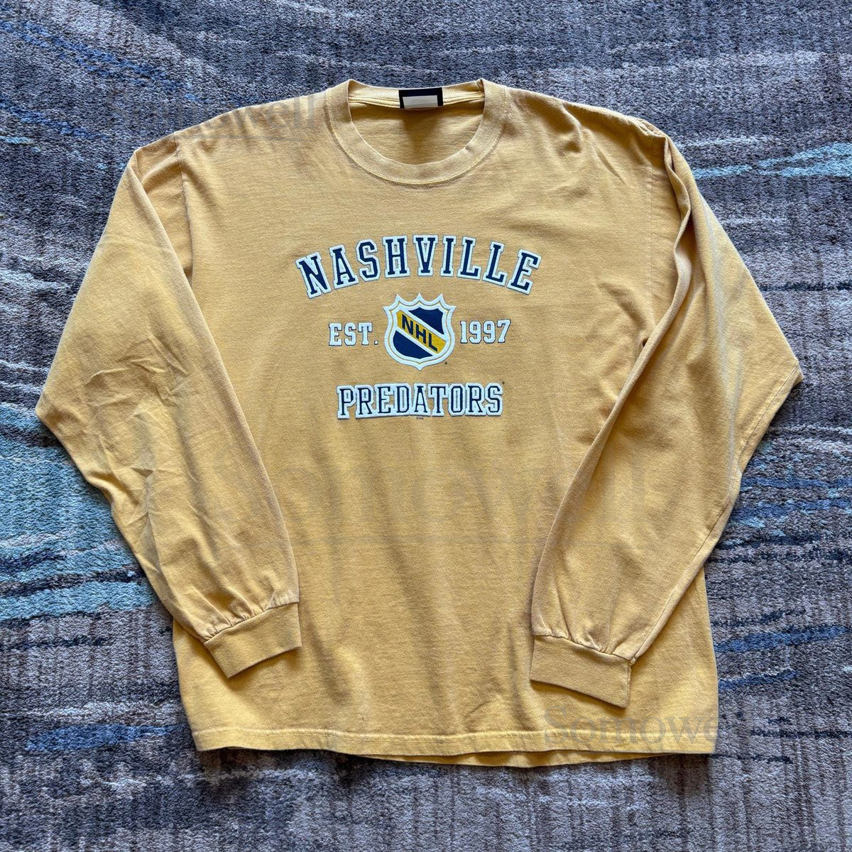 Men's Vintage Nashville Predators NHL Faded Yellow Long Sleeve Shirt Sz Large_289