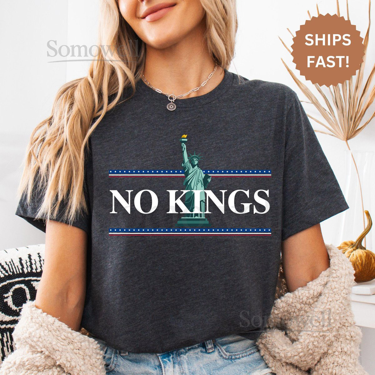 No Kings Anti-Trump Shirt Patriotic Statue of Liberty Tee_339