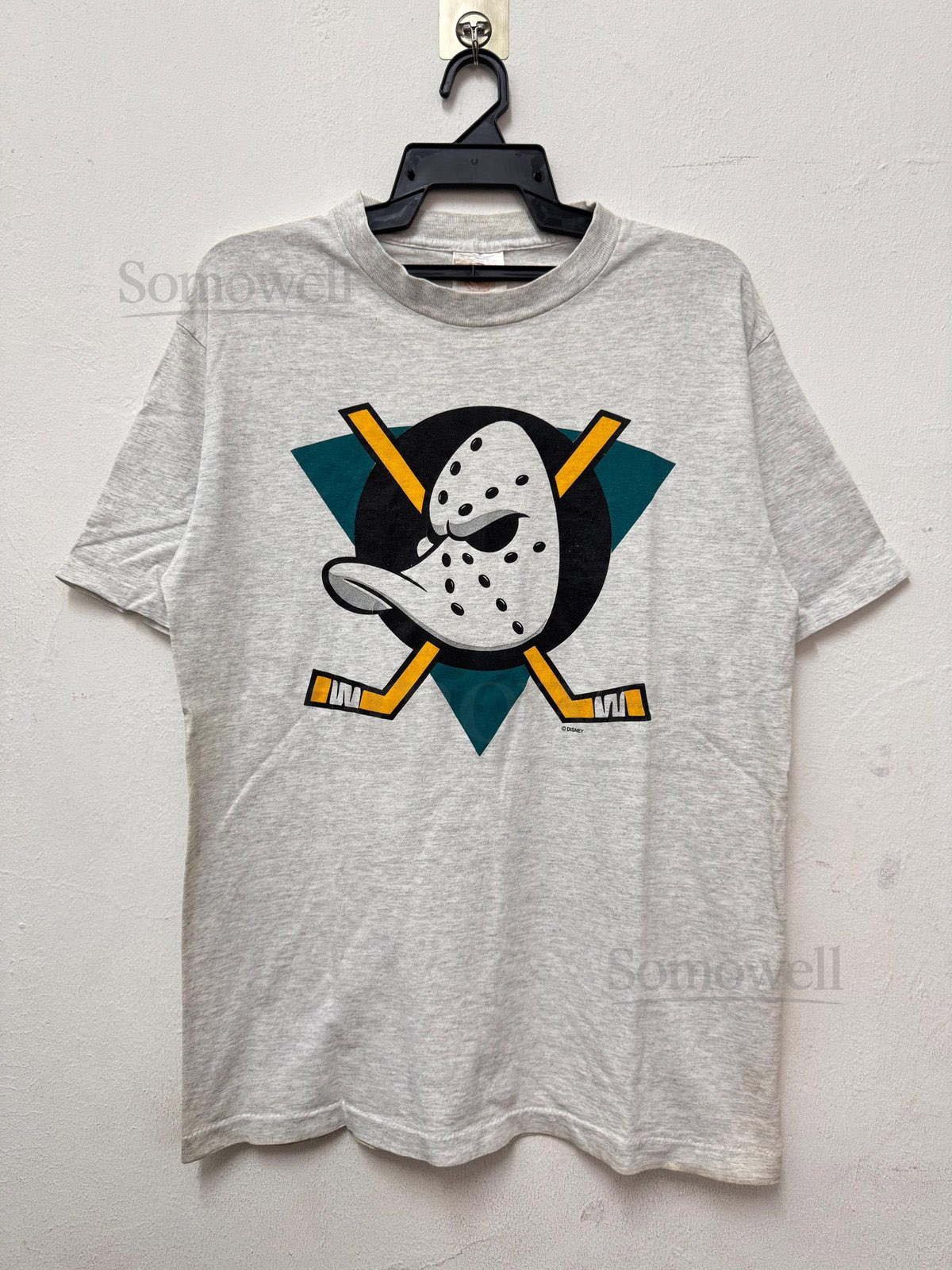Vintage 90s The Mighty Ducks Emilio Estevez Ice Hockey Family Sports Movie Tee Film Posters Movie Prints Movie Box Size L_701