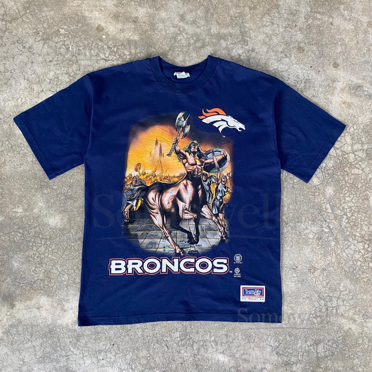 Vintage 1998 Denver Broncos NFL American Sport Graphic T-Shirt Size XL_486