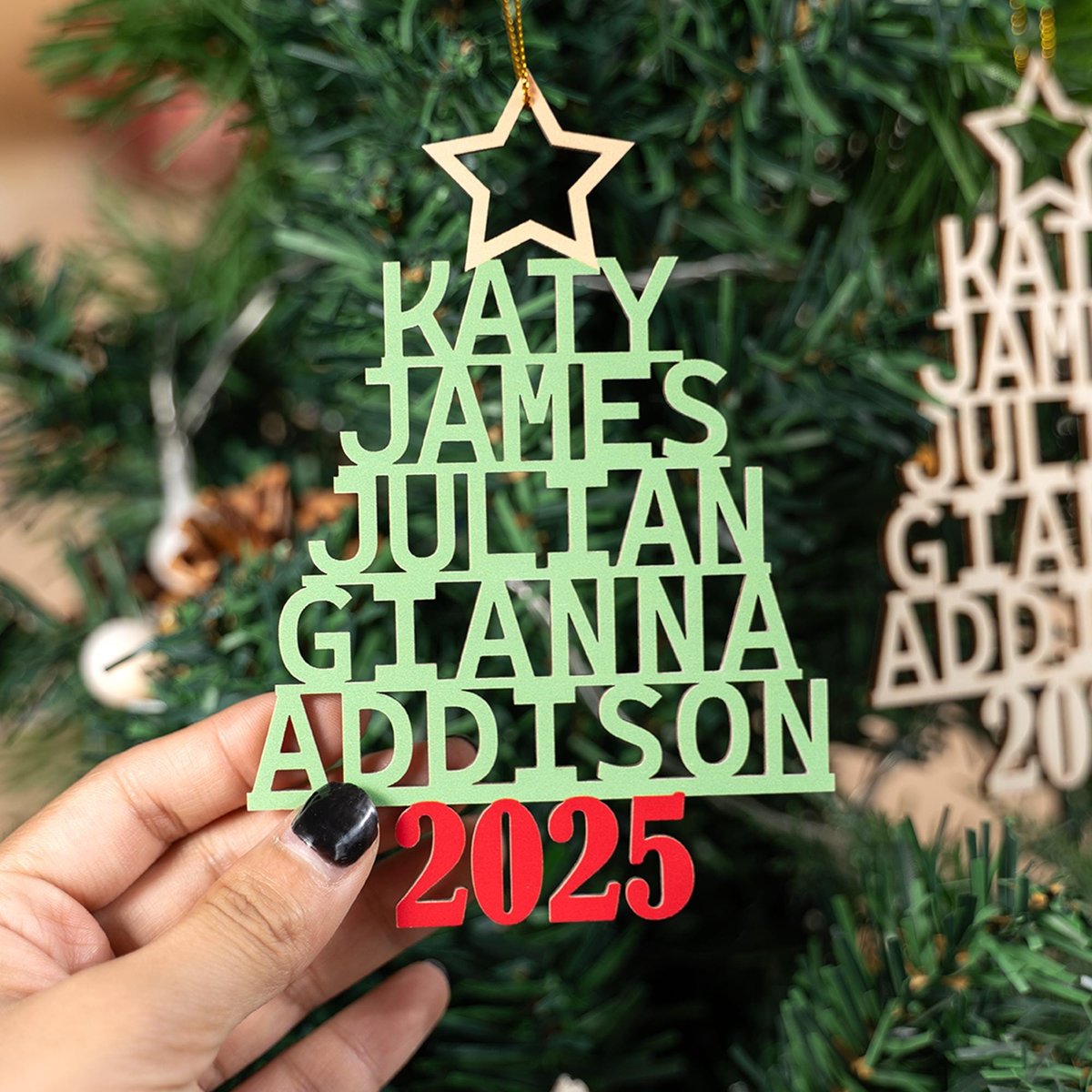 Family Christmas Ornament Custom Christmas Tree Name Decoration Christmas Tree Ornament with Family Names Xmas Gift 2025 Family Ornament
