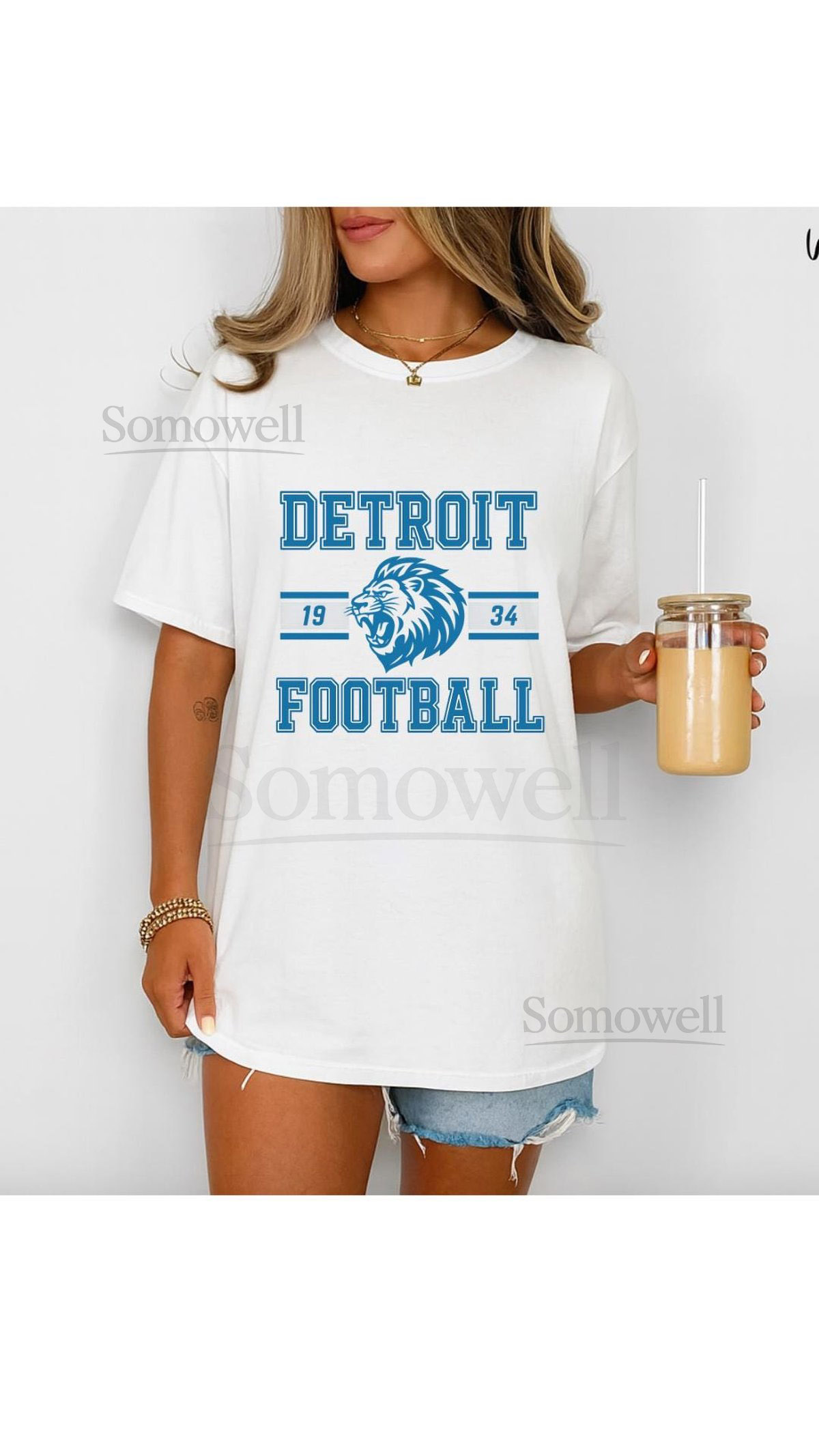 Detroit Football T-Shirt Vintage Roaring Lion Graphic Tee_161