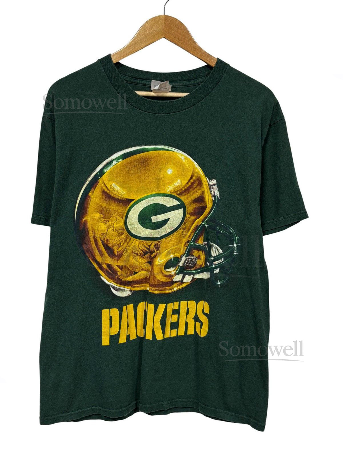 Vintage Green Bay Packers NFL Logo Helmet Graphic Tee Size Medium_734