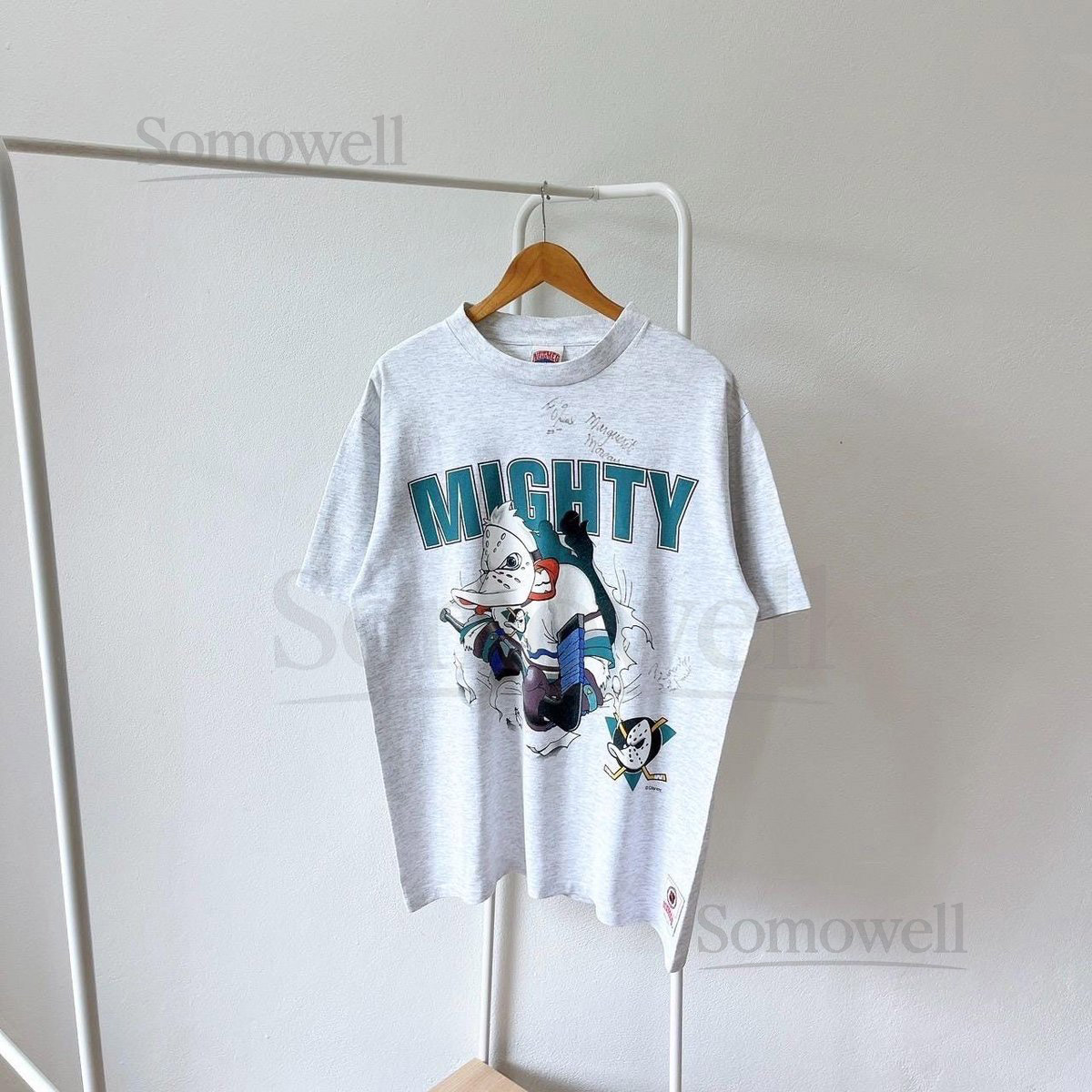 Vintage 1990s Anaheim Mighty Ducks t-shirt NHL vintage Nutmeg Mills USA XL_669