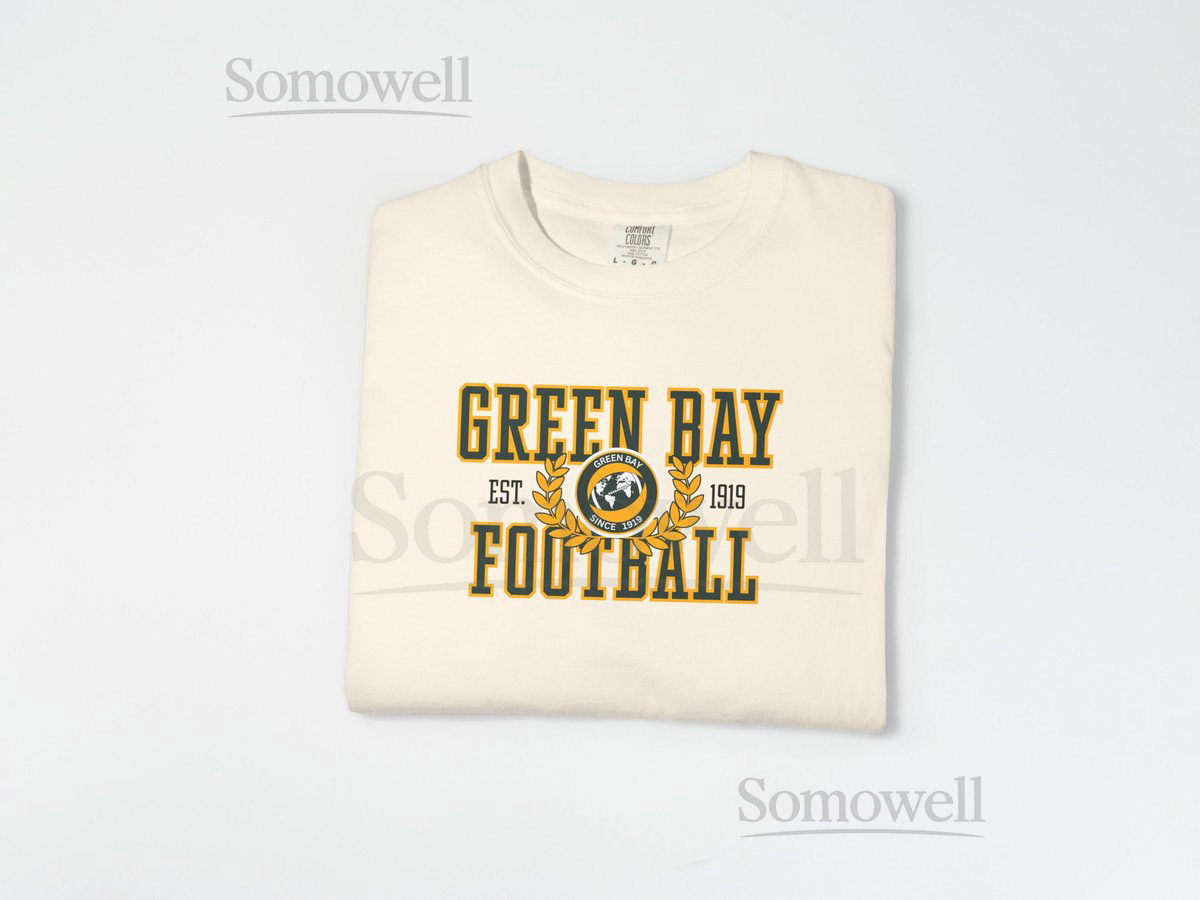 Green Bay Football Shirt Comfort Colors 1717 Vintage Collegiate Crest Football Mom Game Day Tee Retro Graphic Football Season_393