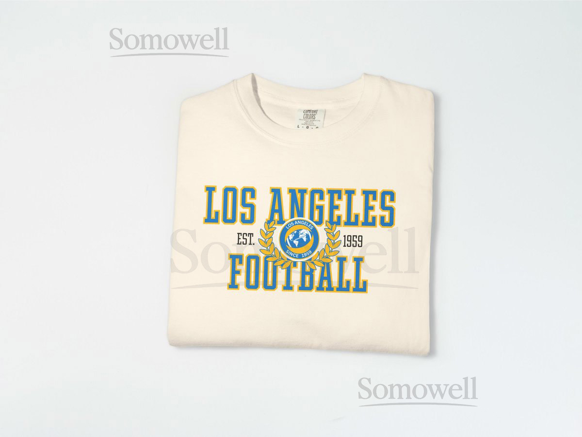 Los Angeles Football Shirt Comfort Colors 1717 Vintage Collegiate Crest Football Mom Game Day Tee Retro Graphic Football Season_554