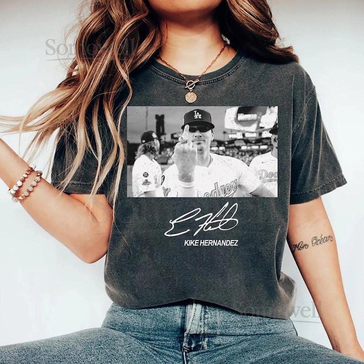 Funny Kiké Hernandez Middle Finger Shirt Vintage Los Angeles Baseball Champions 2025 Retro T-Shirt Game Day Shirt Kiké Hernandez Shirt_415