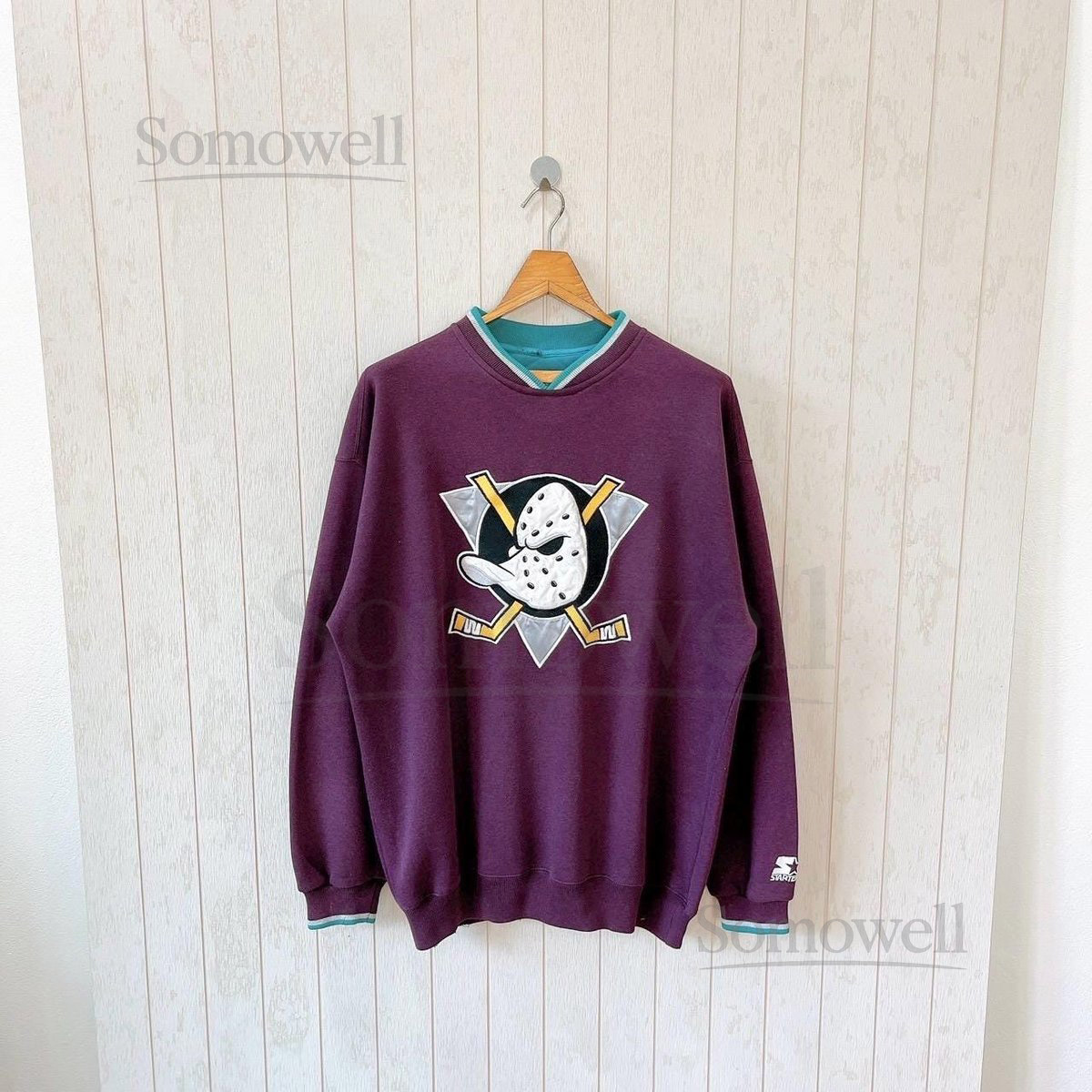 Vintage 1990s Mighty Ducks sweatshirt Anaheim NHL Starter size M_671