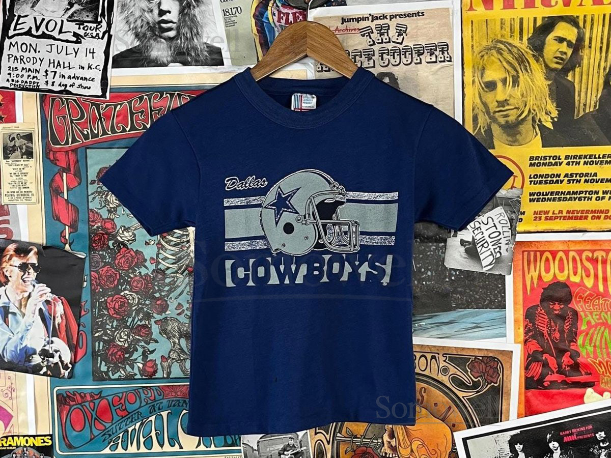 Vintage Kids 80s Navy Blue NFL Dallas Cowboys Football Graphic Crewneck T-Shirt Size 8 Ages 7-8 Retro Football Boys Girls Sportswear Tee Top_596