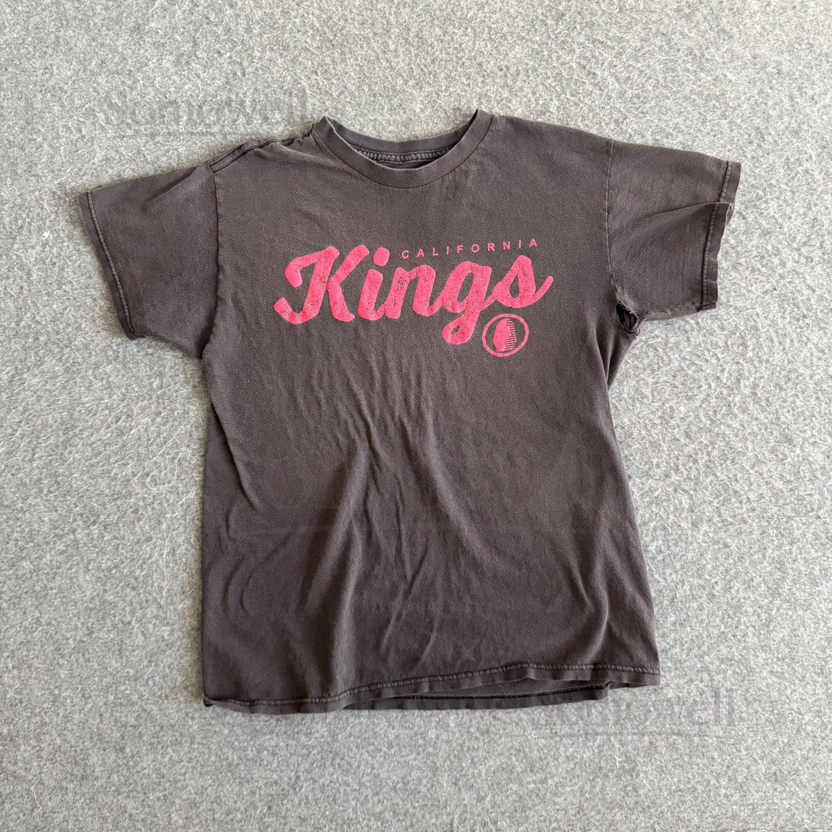 California Kings Faded Black Distressed Tee Small_74