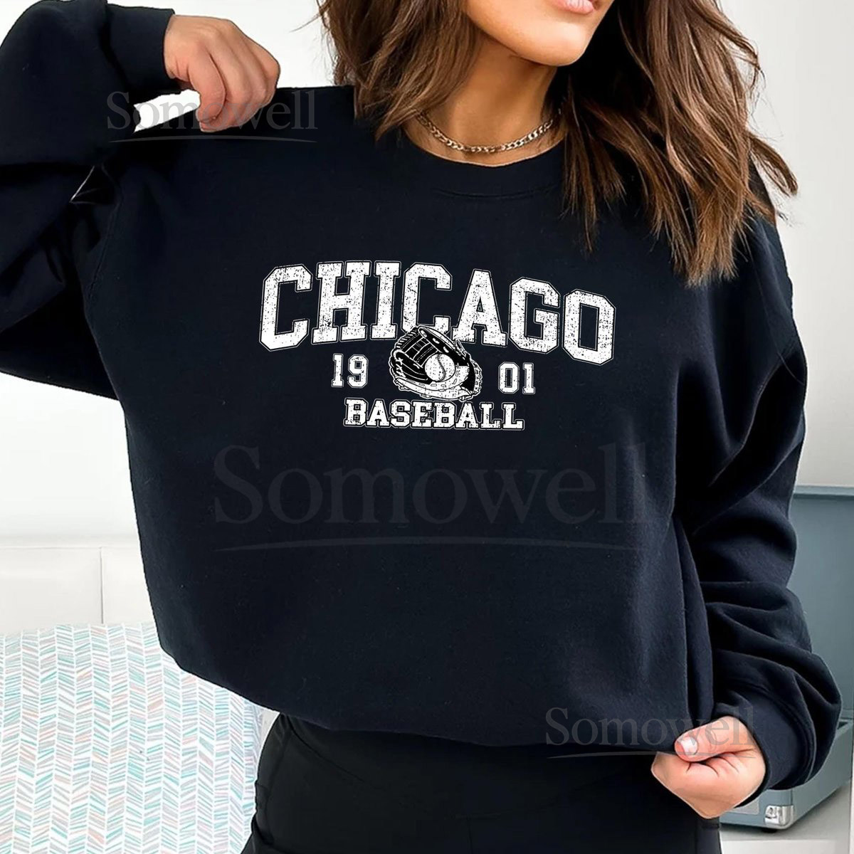 Chicago Baseball Gloves and Ball Vintage T-Shirt Retro Baseball Sweatshirt Classic Game Day Hoodie Gift_250