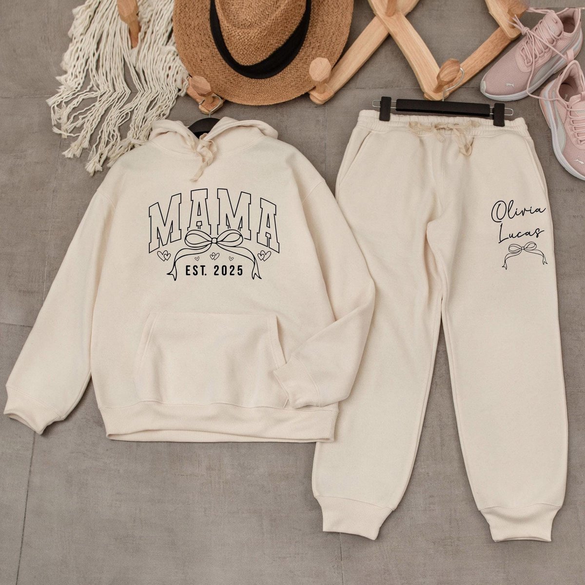 Custom Mama Sweatshirt and Sweatpants Sweatsuit Gift for Mom Personalized Mama Sweater with Children