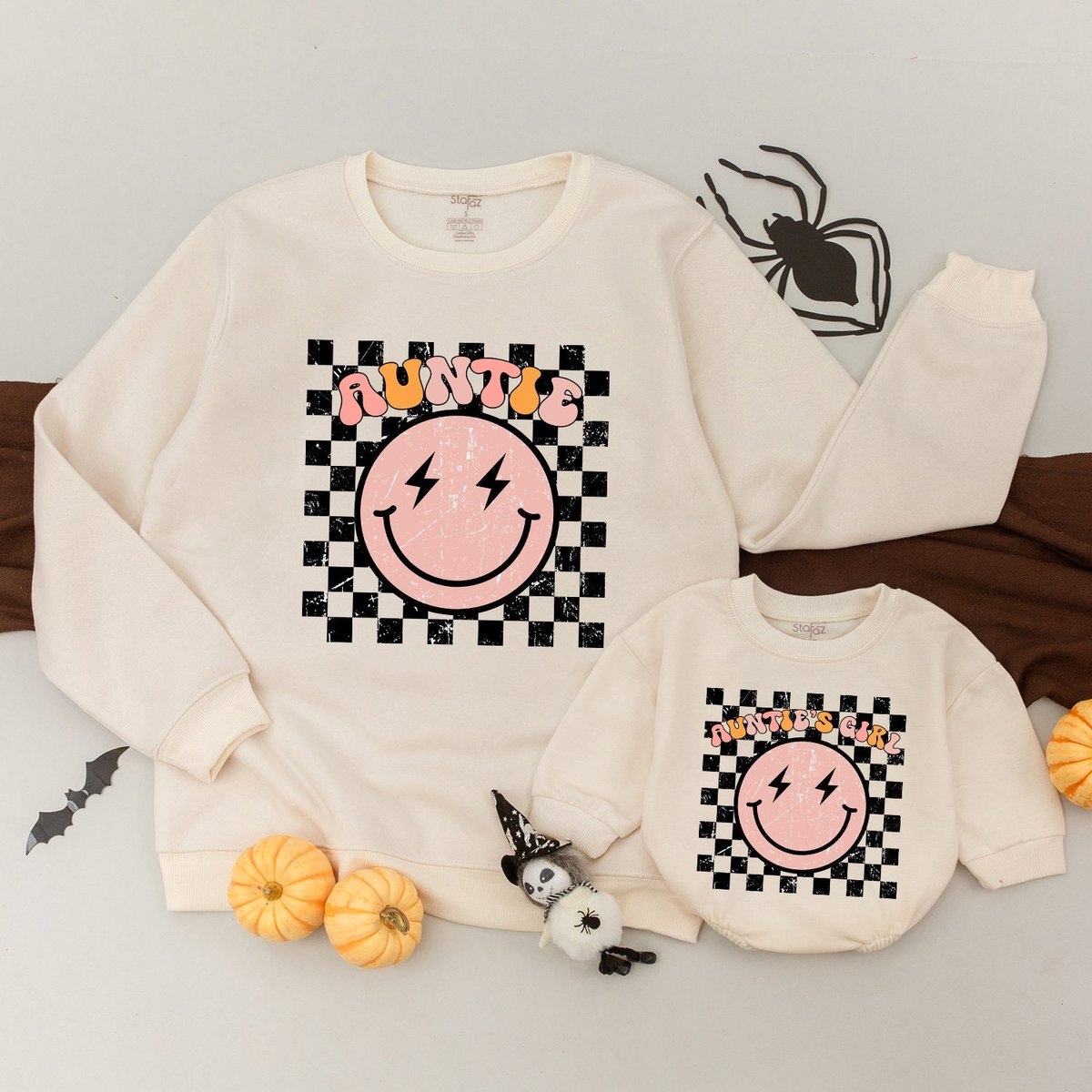 Personalized Auntie And Auntie's Girl Sweatshirts Retro Smile Face Shirt Baby Shower Gift Smile Swe 174